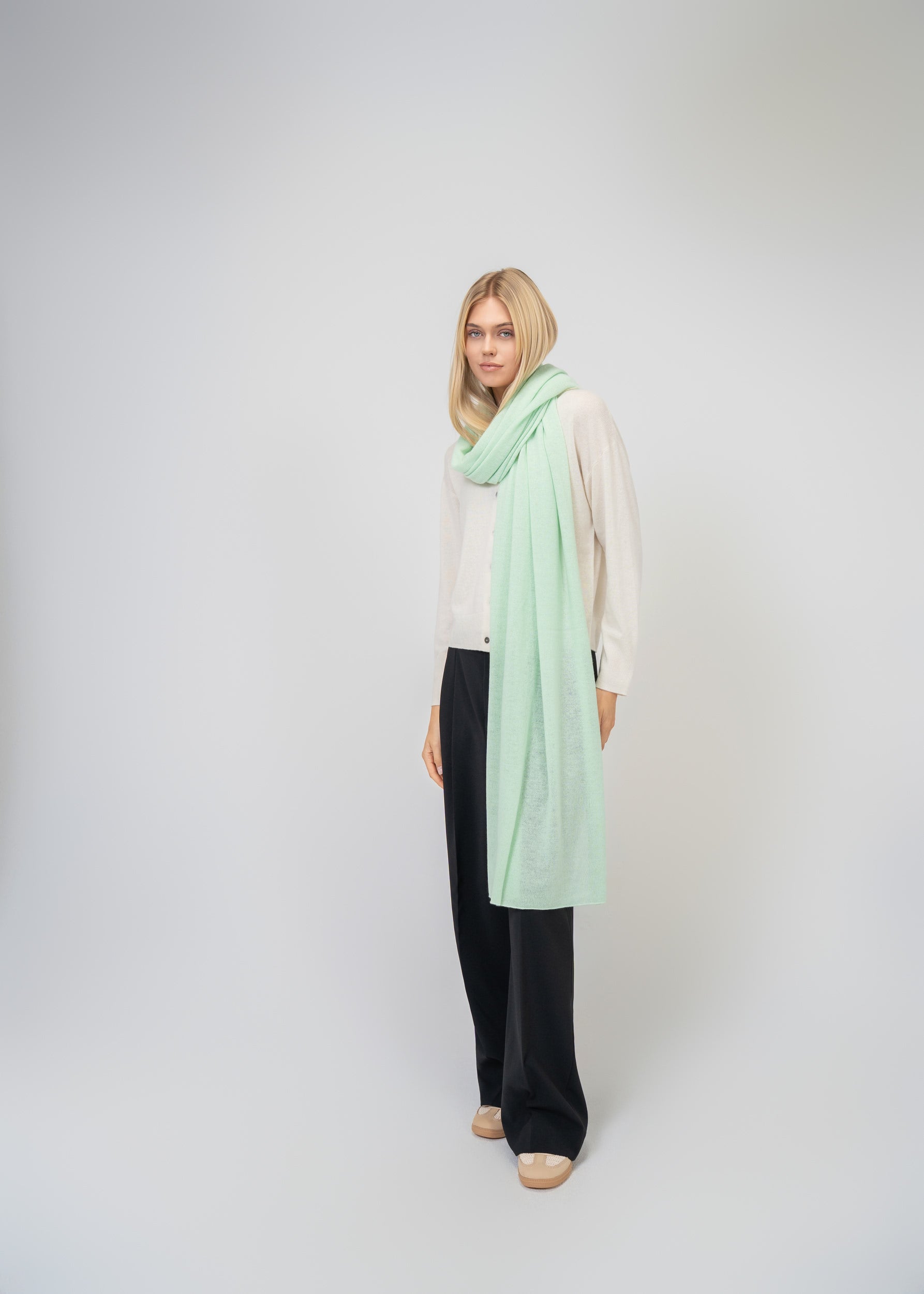 Large Scarf made of 100% pure Cashmere