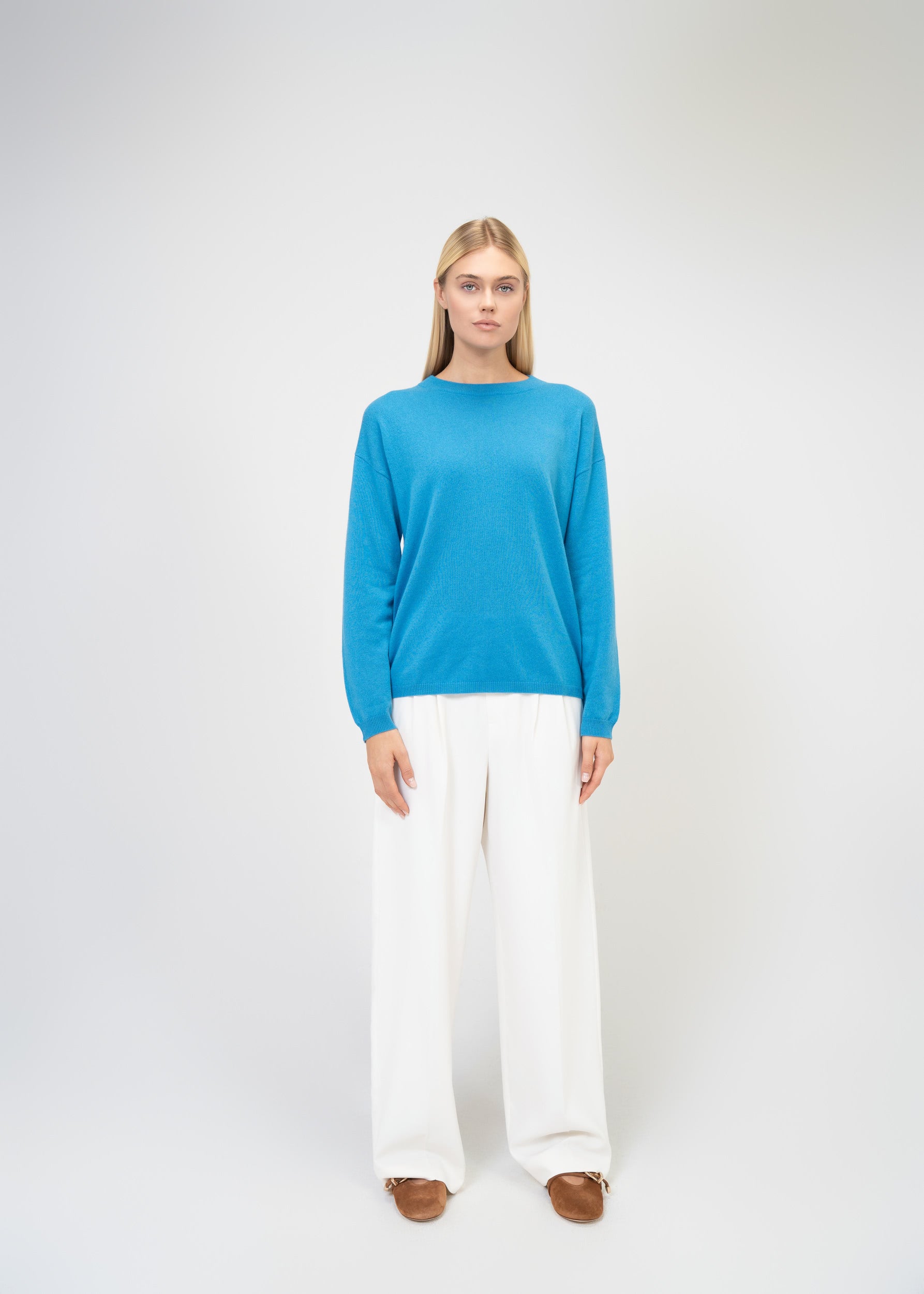 Relaxed Fit Round Neck Cashmere Knit Sweater