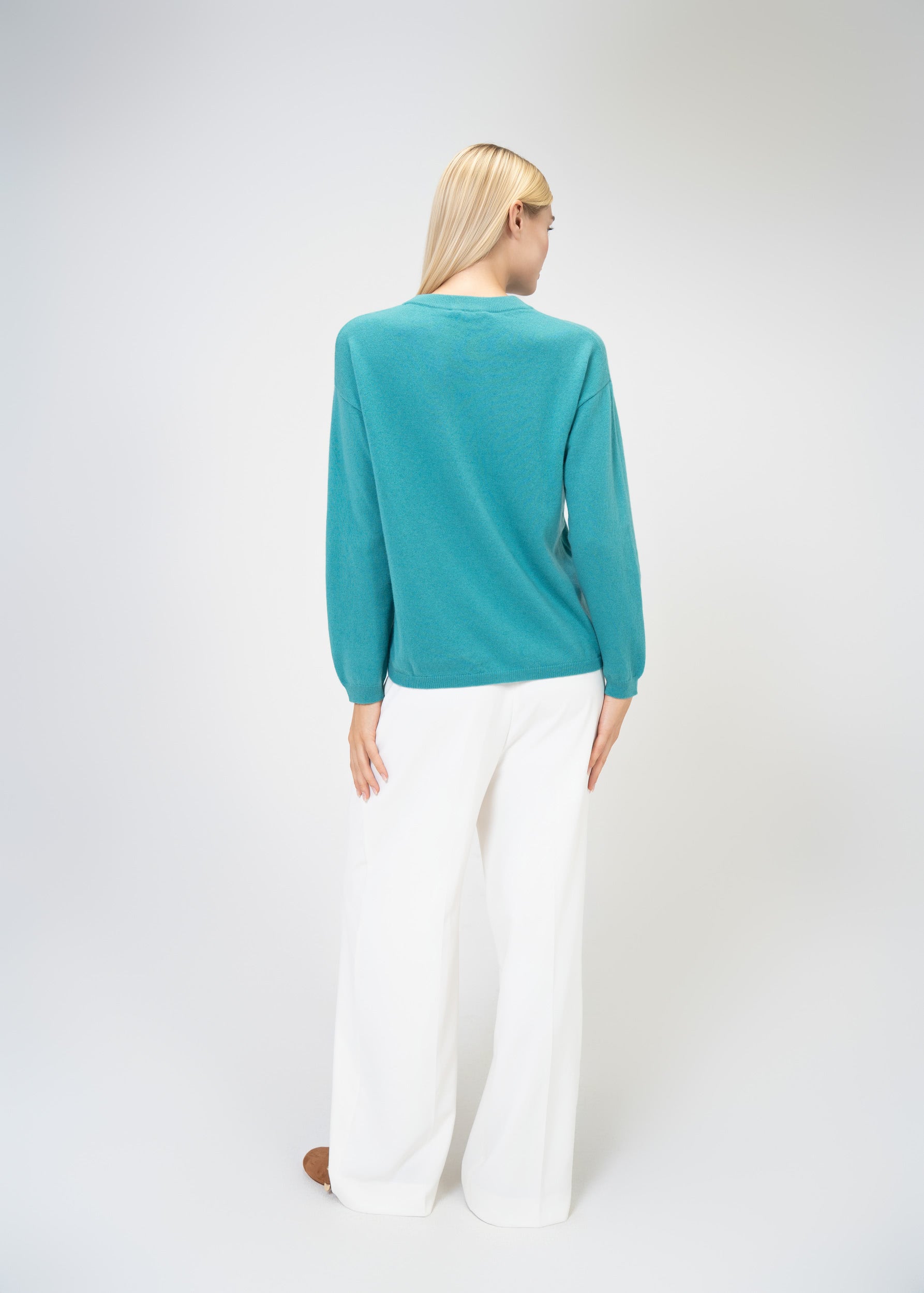 Relaxed Fit Round Neck Cashmere Knit Sweater