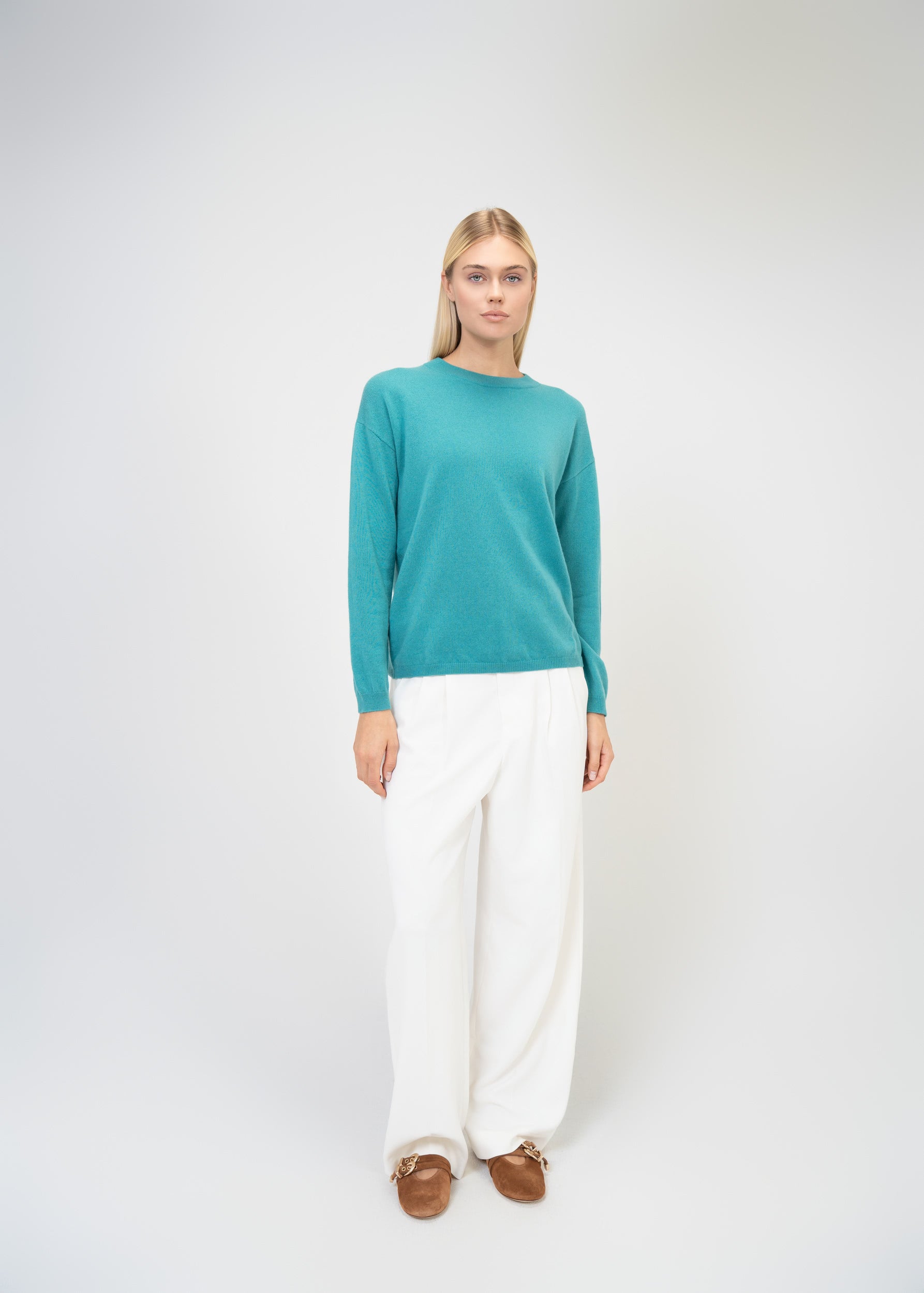 Relaxed Fit Round Neck Cashmere Knit Sweater