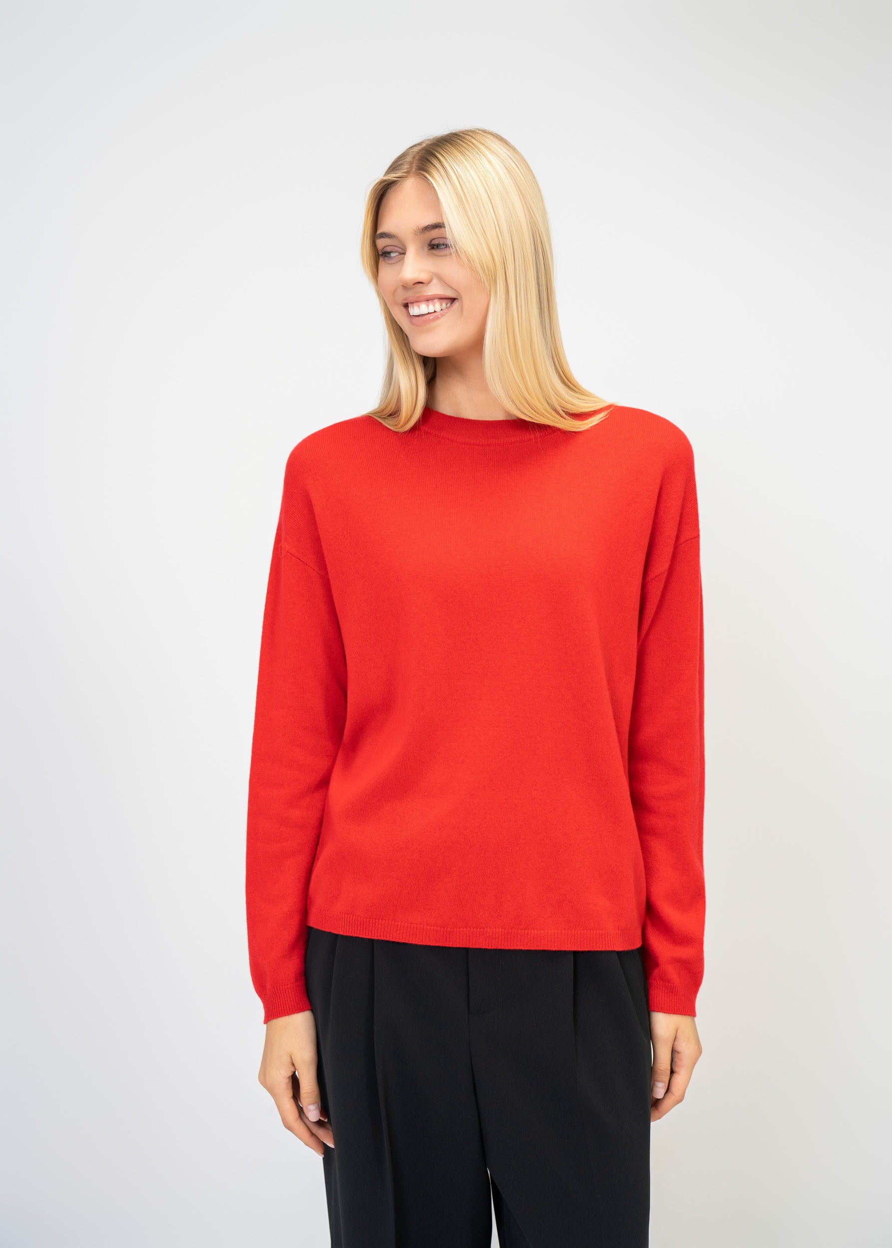 Relaxed Fit Round Neck Cashmere Knit Sweater