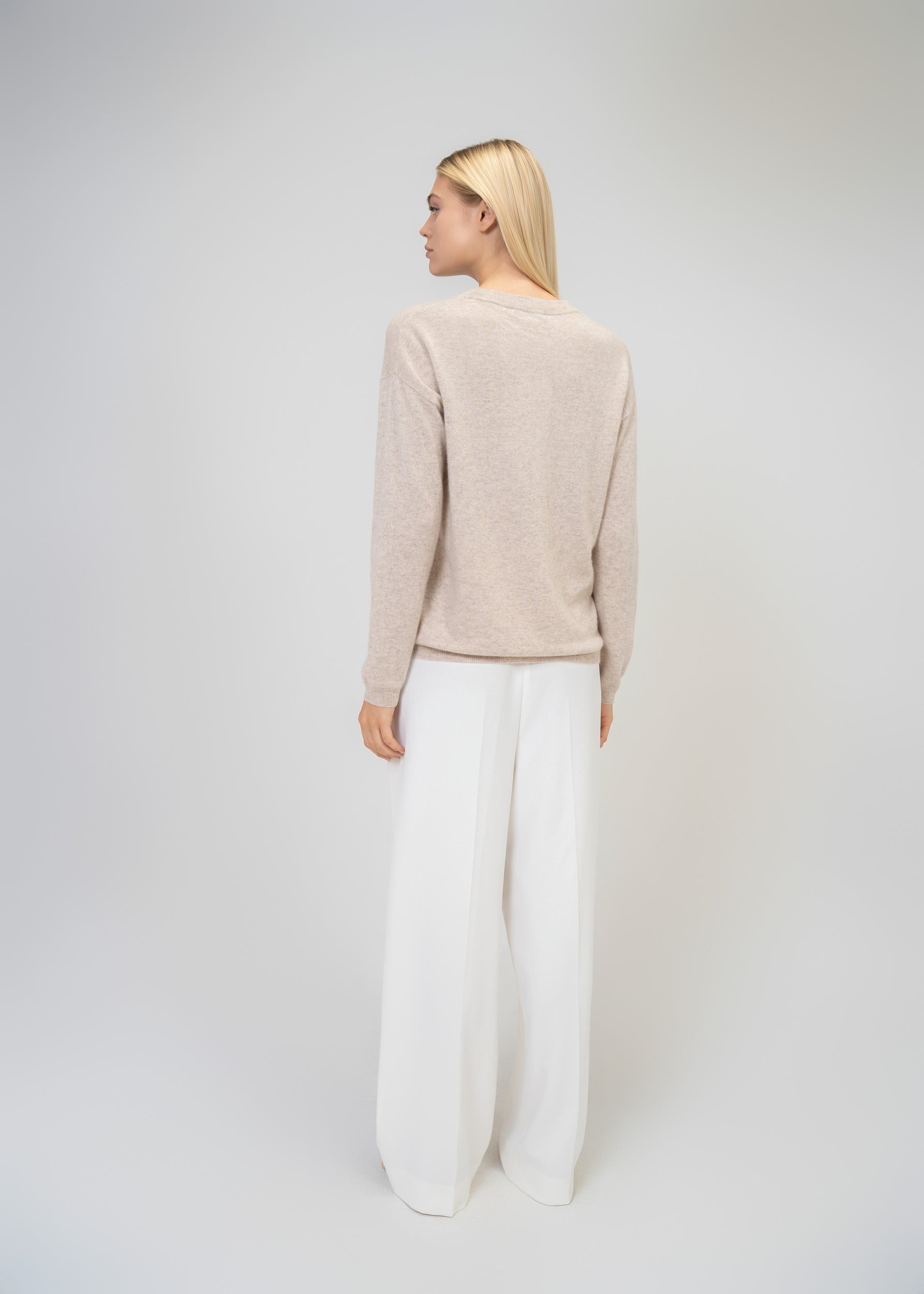 Relaxed Fit Round Neck Cashmere Knit Sweater
