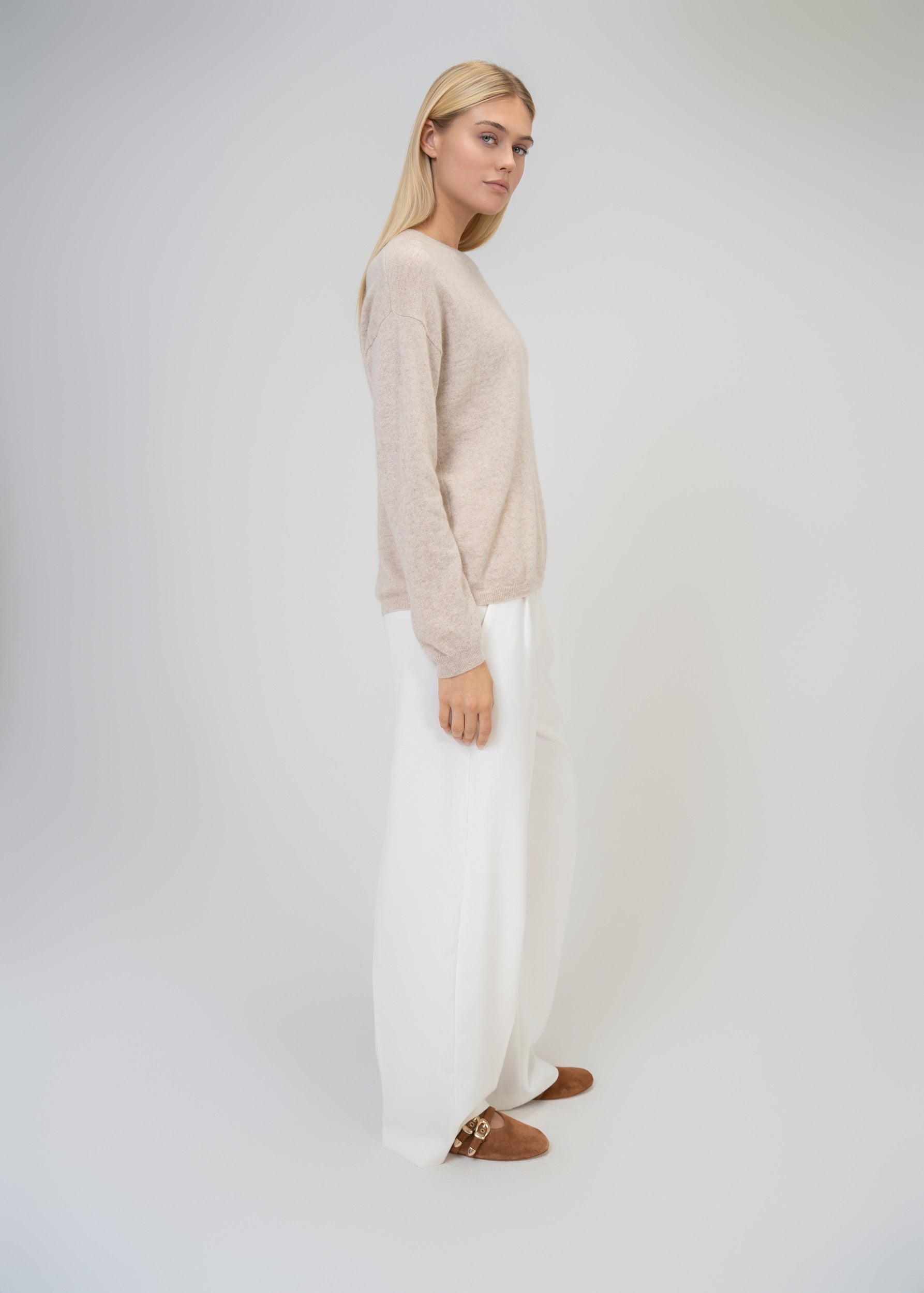 Relaxed Fit Round Neck Cashmere Knit Sweater