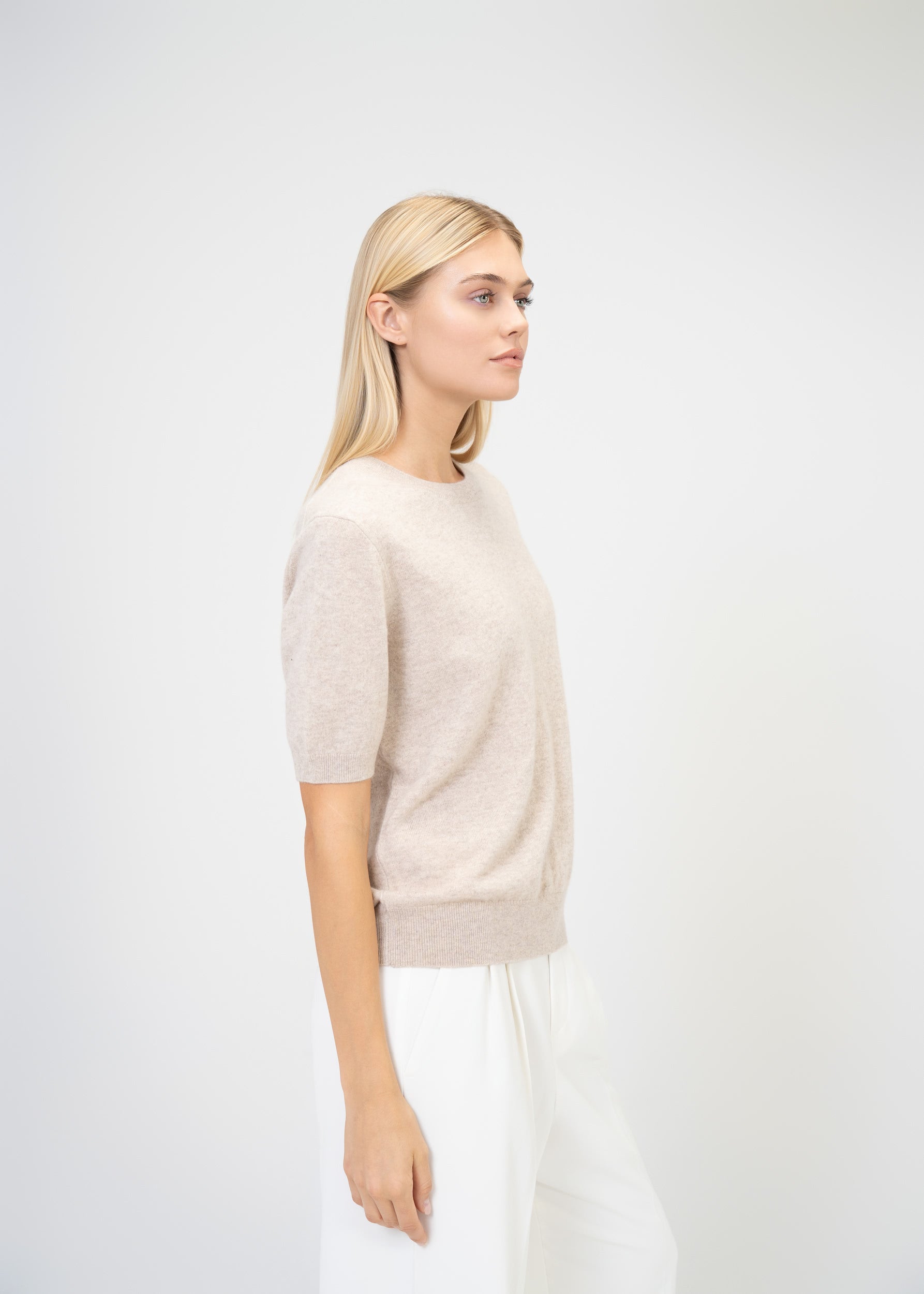 Cashmere Knit Sweater With Round Neck And Short Sleeves