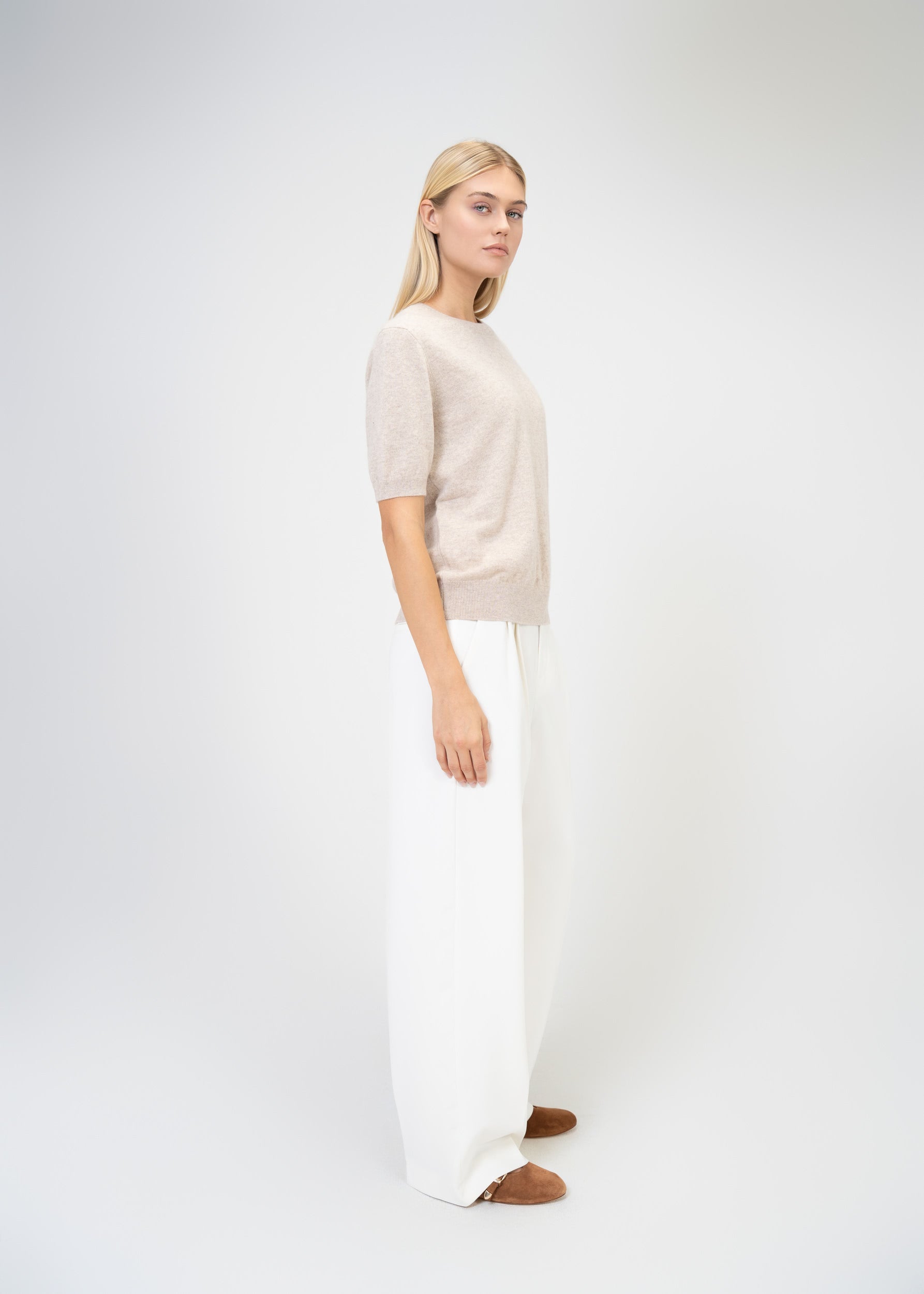 Cashmere Knit Sweater With Round Neck And Short Sleeves