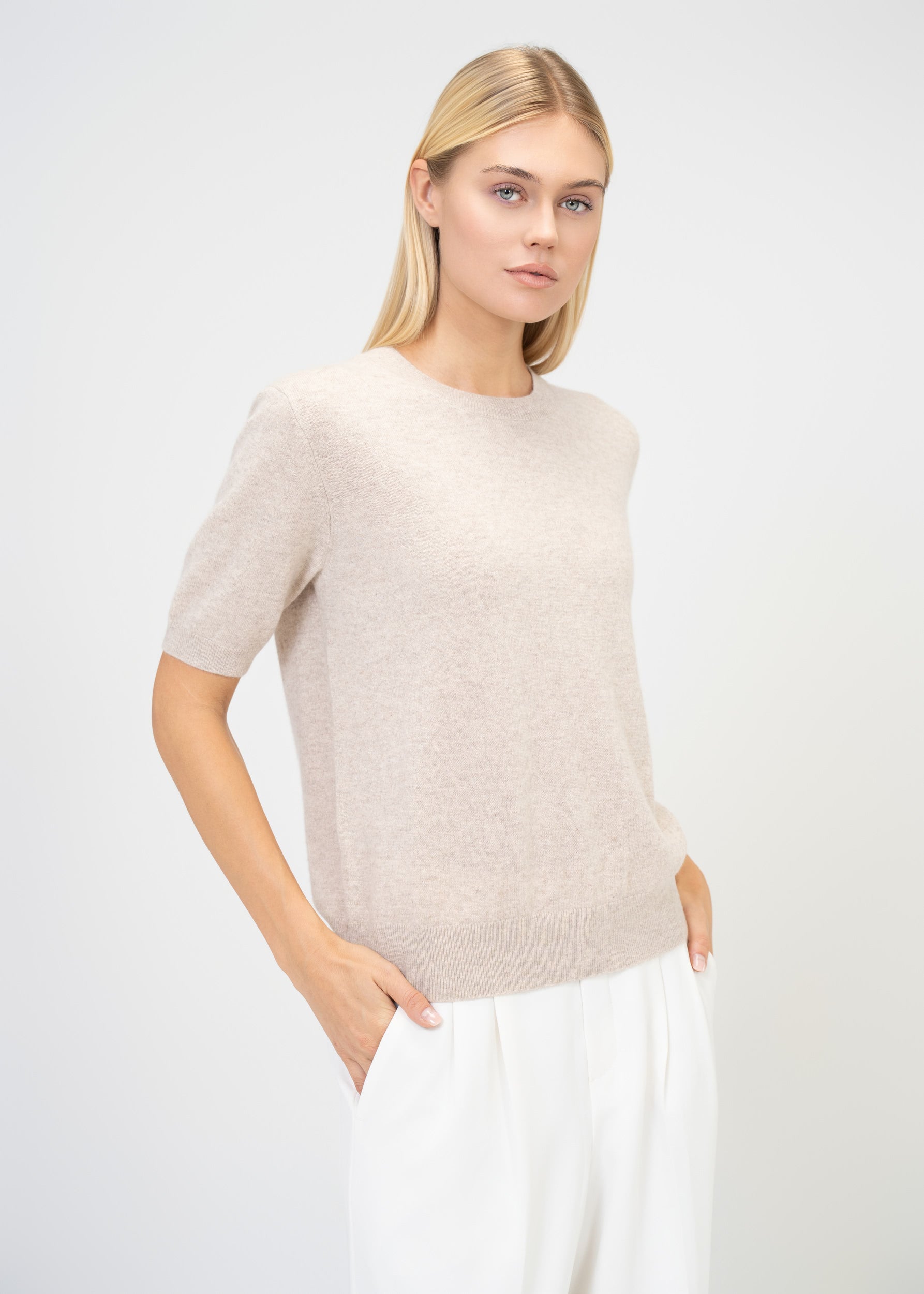 Cashmere Knit Sweater With Round Neck And Short Sleeves