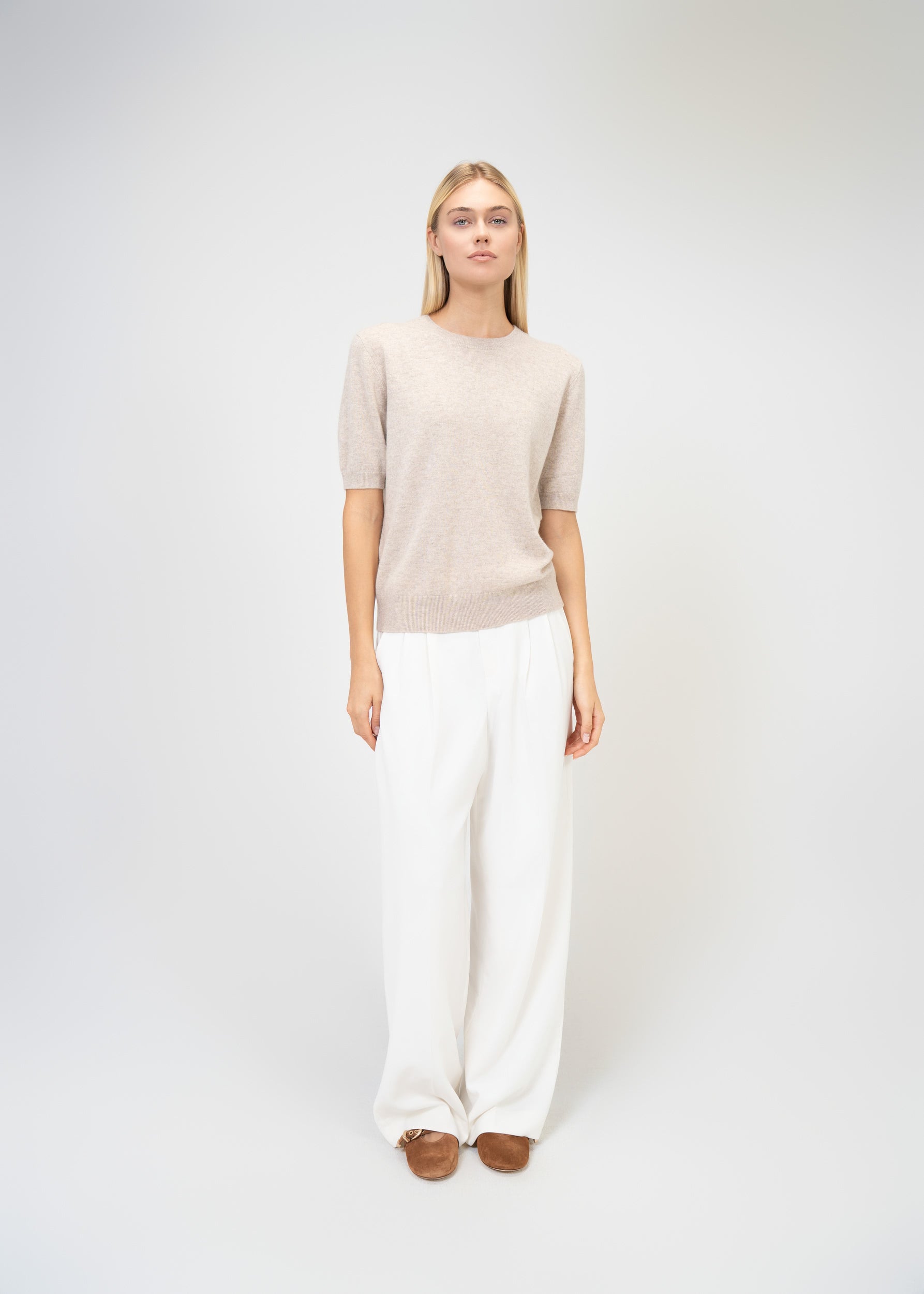 Cashmere Knit Sweater With Round Neck And Short Sleeves