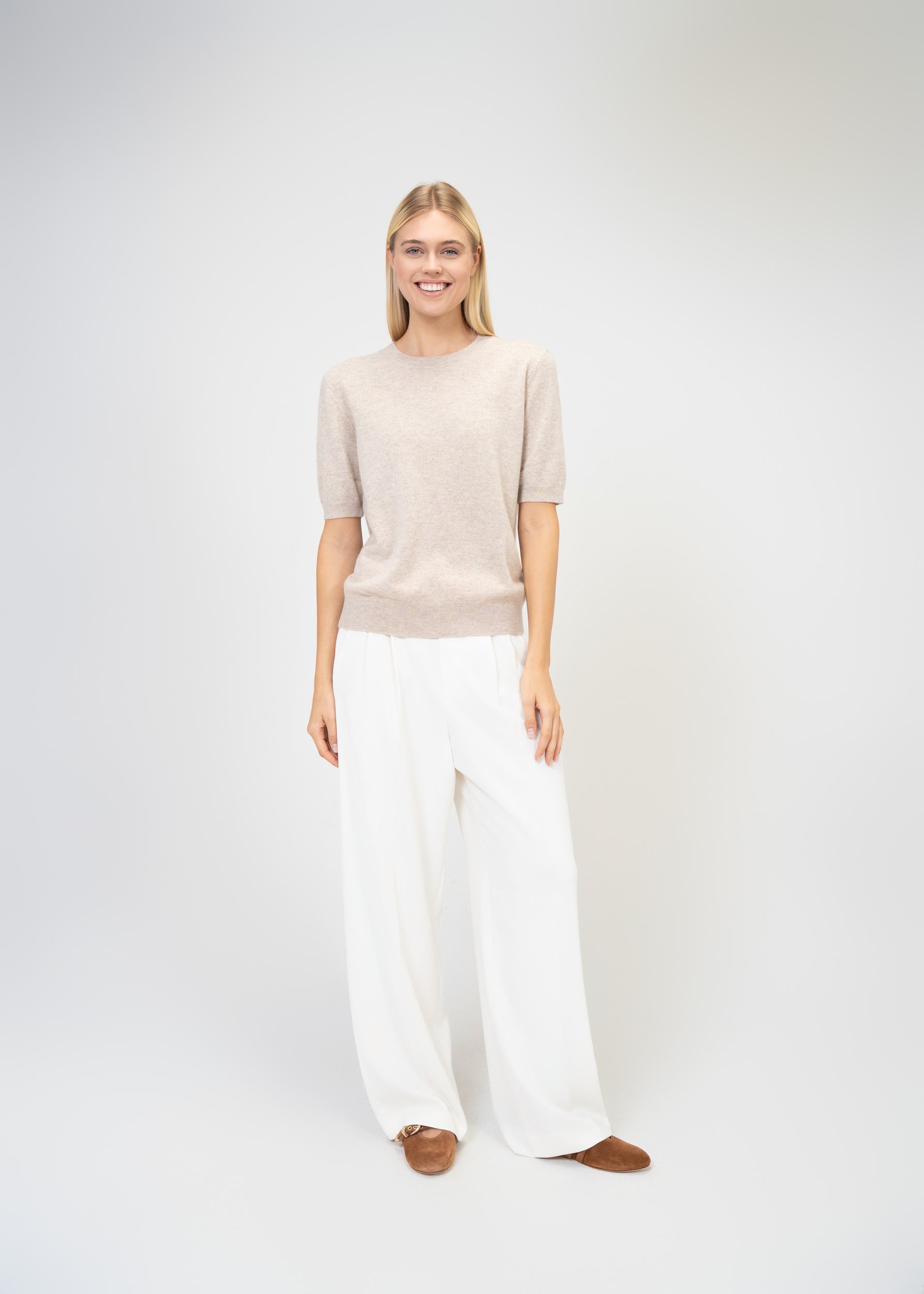 Cashmere Knit Sweater With Round Neck And Short Sleeves