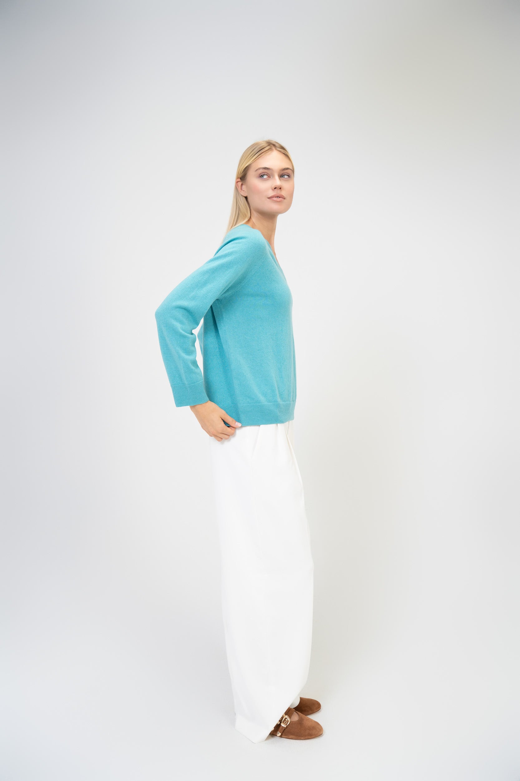 Relaxed Fit V-Neck Cashmere Knit Sweater