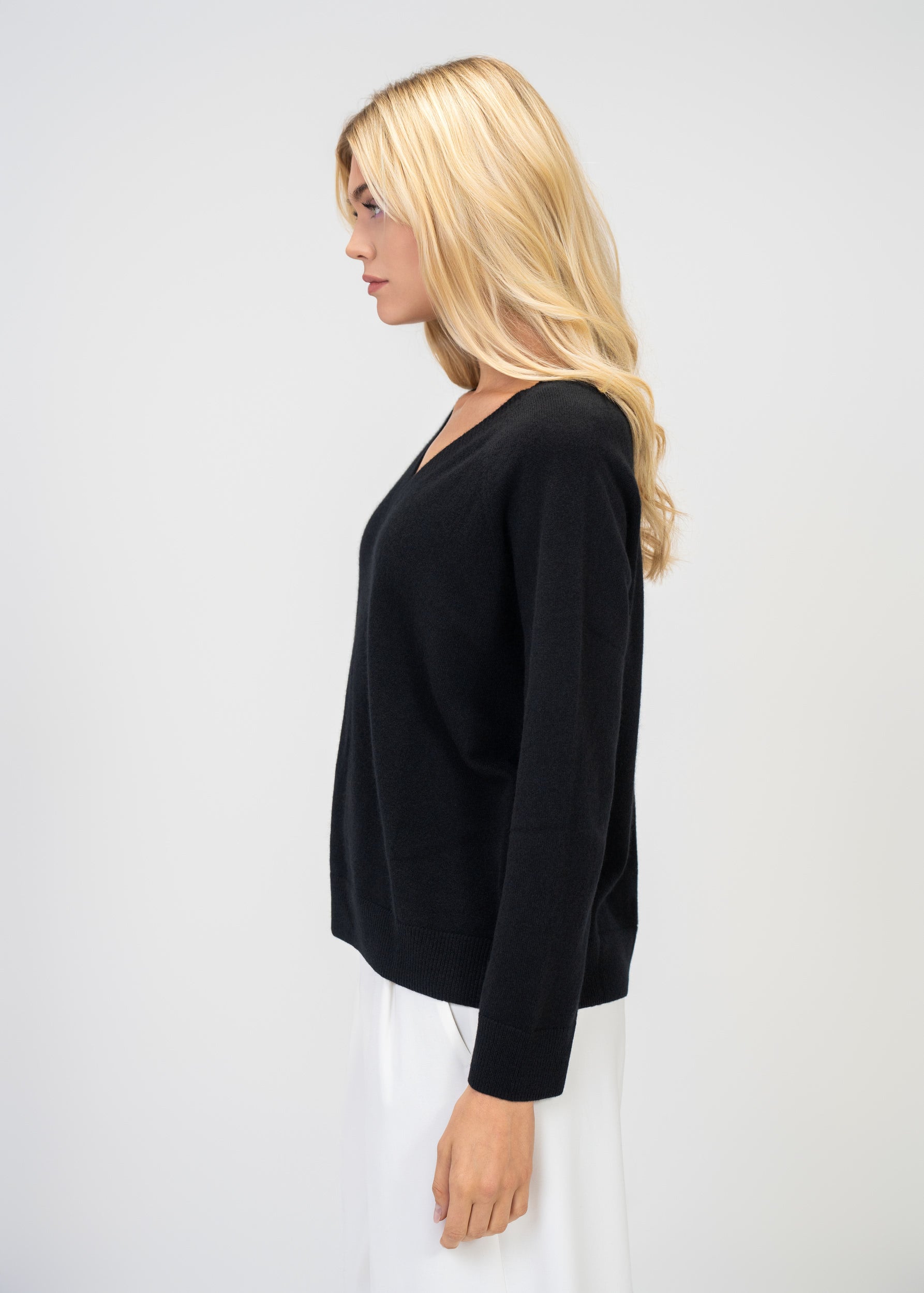 Relaxed Fit V-Neck Cashmere Knit Sweater