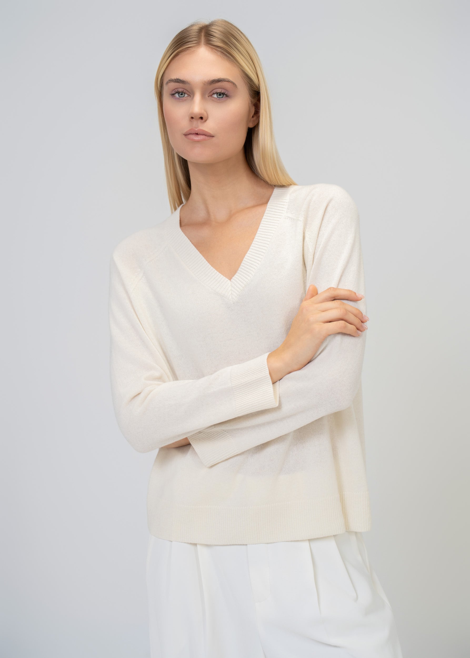 Relaxed Fit V-Neck Cashmere Knit Sweater