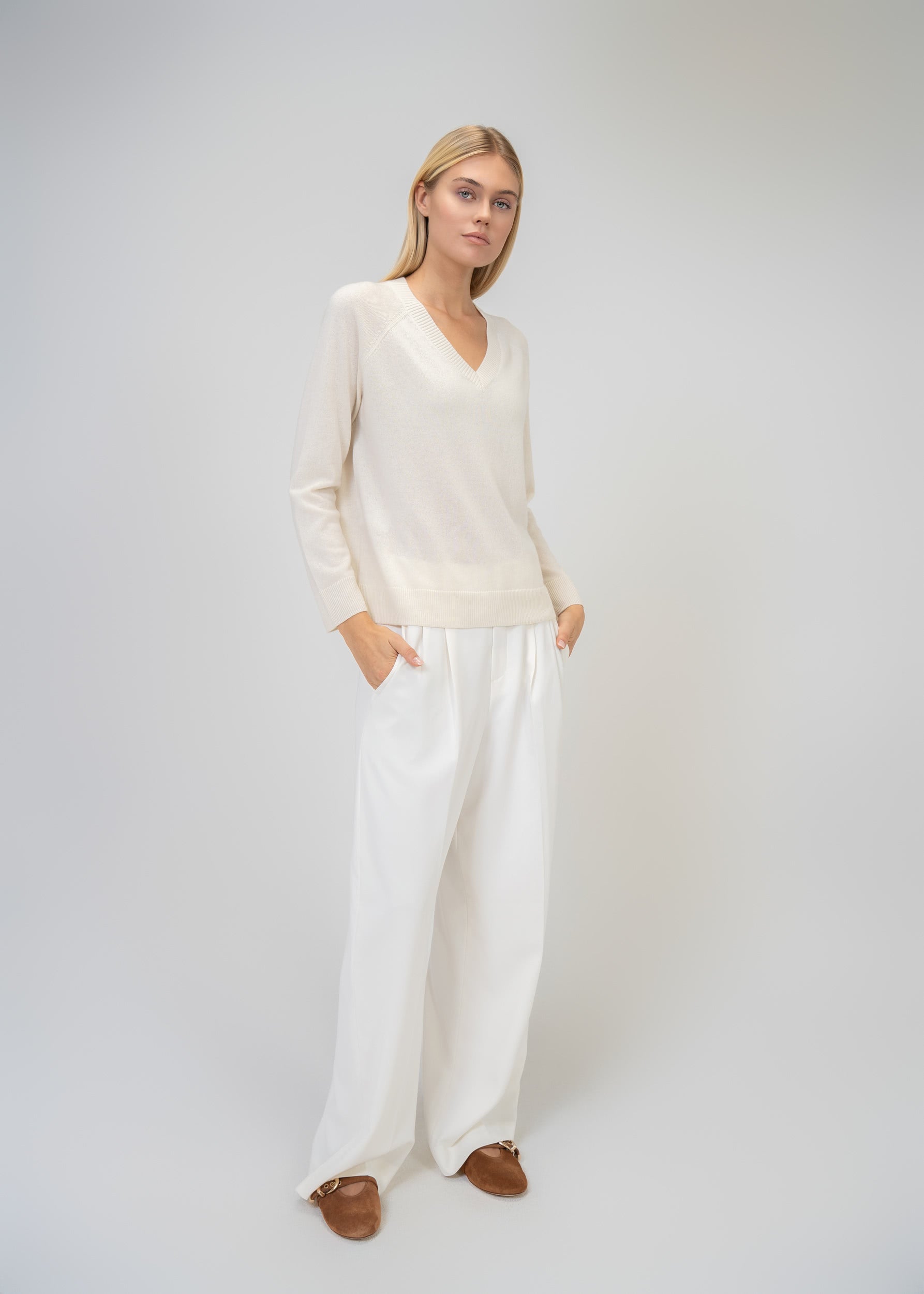 Relaxed Fit V-Neck Cashmere Knit Sweater