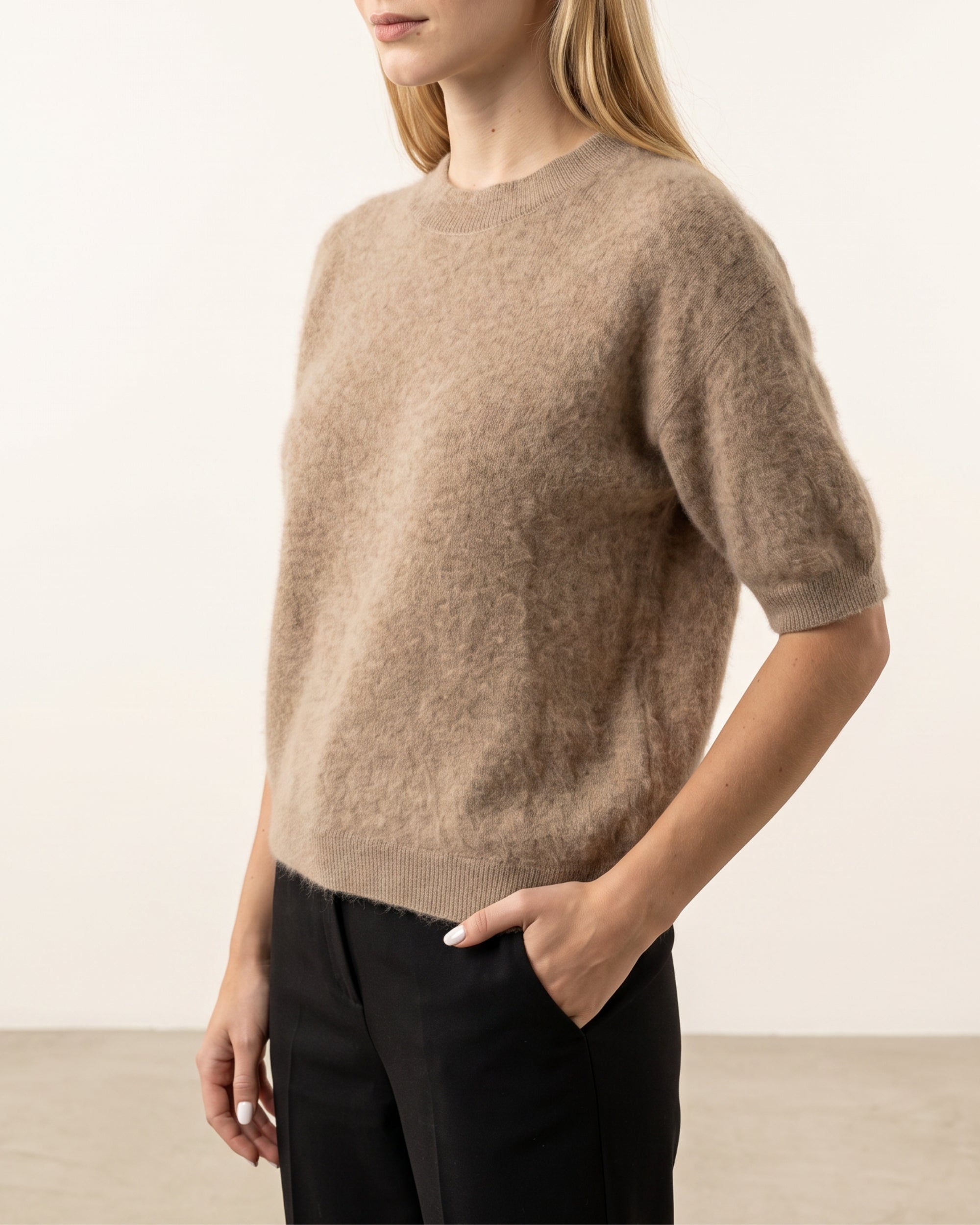 Kurzarm Pullover in Taupe Melange, Rundhalsausschnitt und Rippbündchen