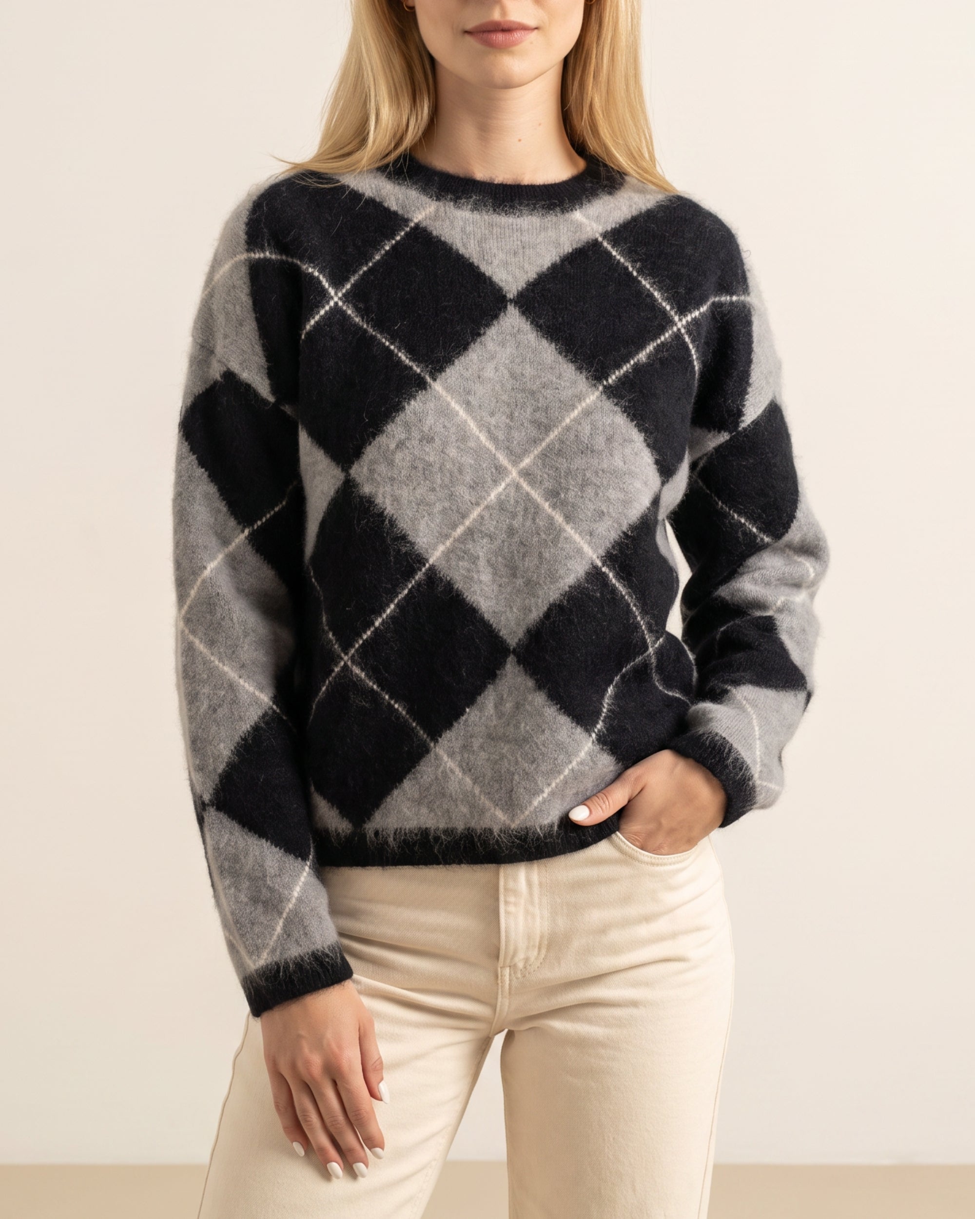 Argyle Pullover Rundhals in Flanell Black White, Look mit weiter Hose
