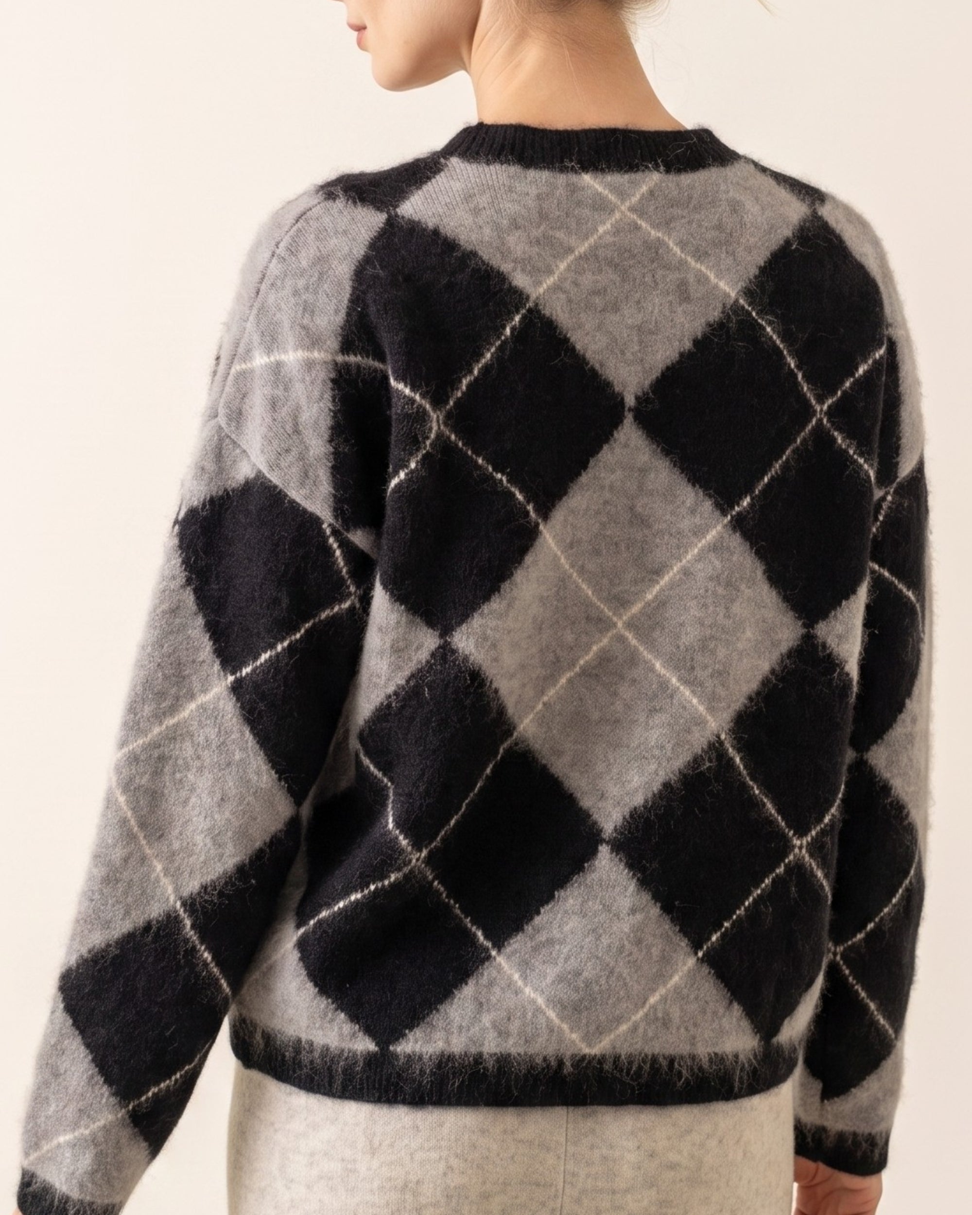 Argyle Pullover Rundhals in Flanell Black White, Detail Kettenstich-Diagonalen