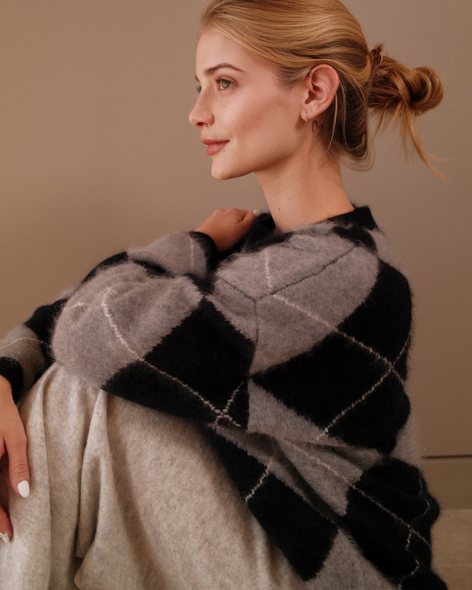 Argyle Pullover Rundhals in Flanell Black White, Rautenmuster im Detail