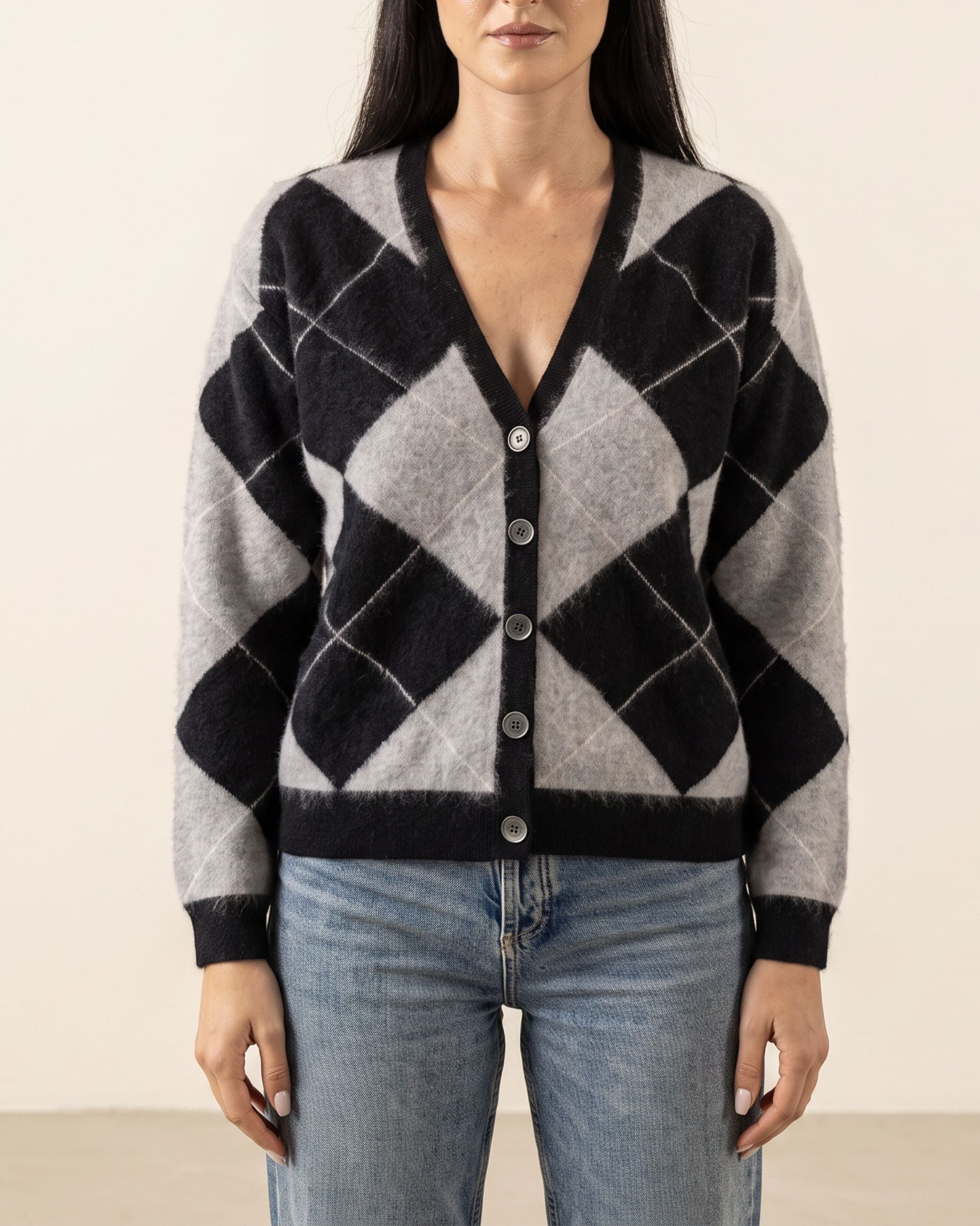 Argyle Strickjacke V-Ausschnitt in Black Silver White, Rippbündchen am Ärmel