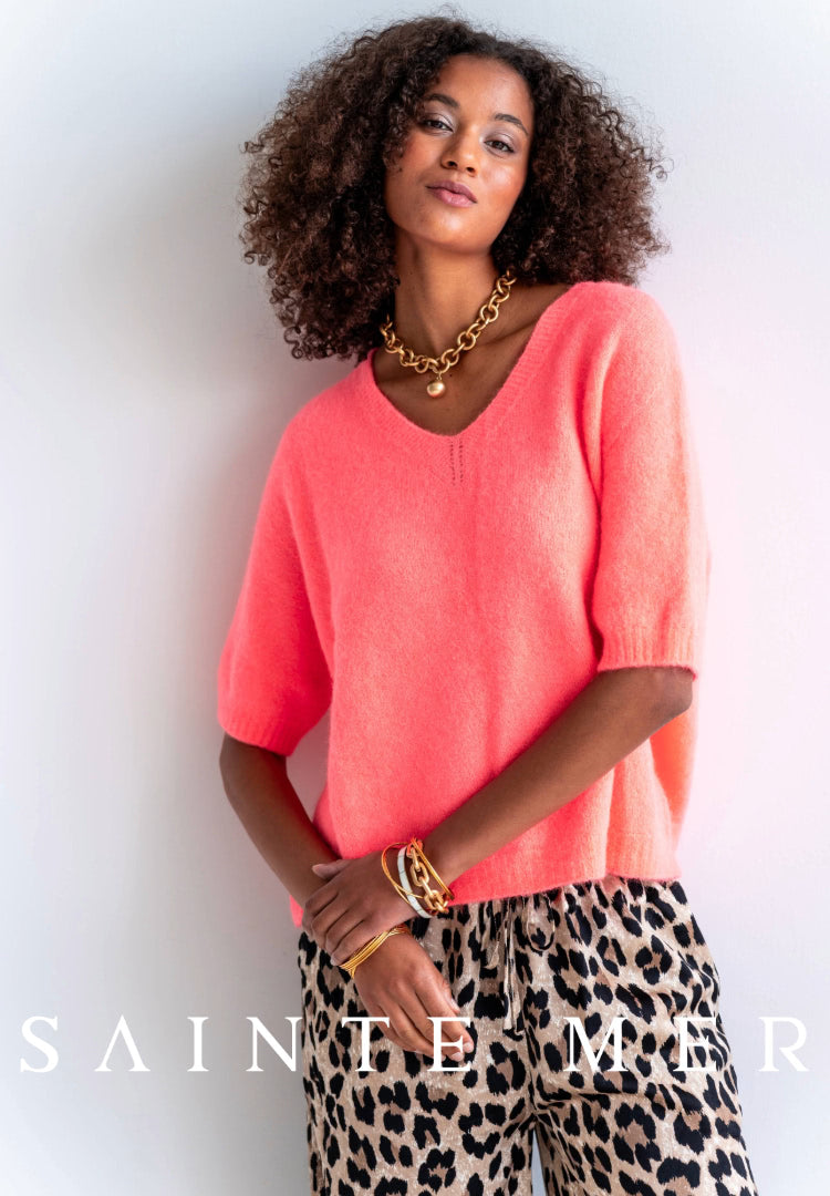 Short-sleeved knitted sweater in bright coral "Made in Italy"