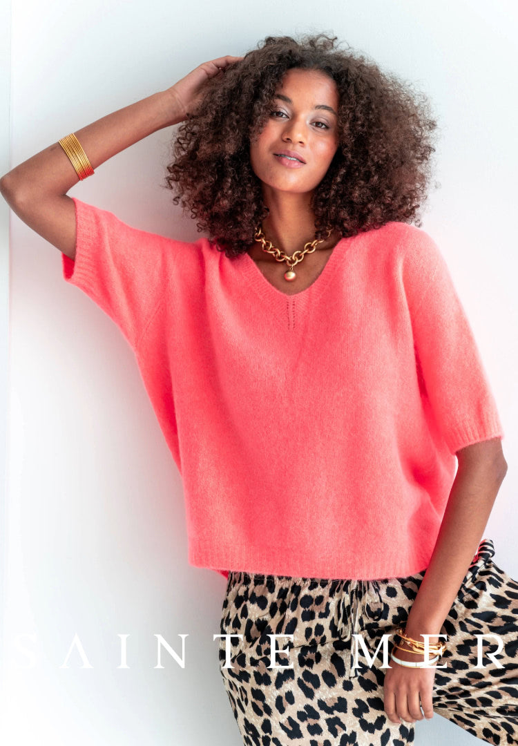 Short-sleeved knitted sweater in bright coral "Made in Italy"