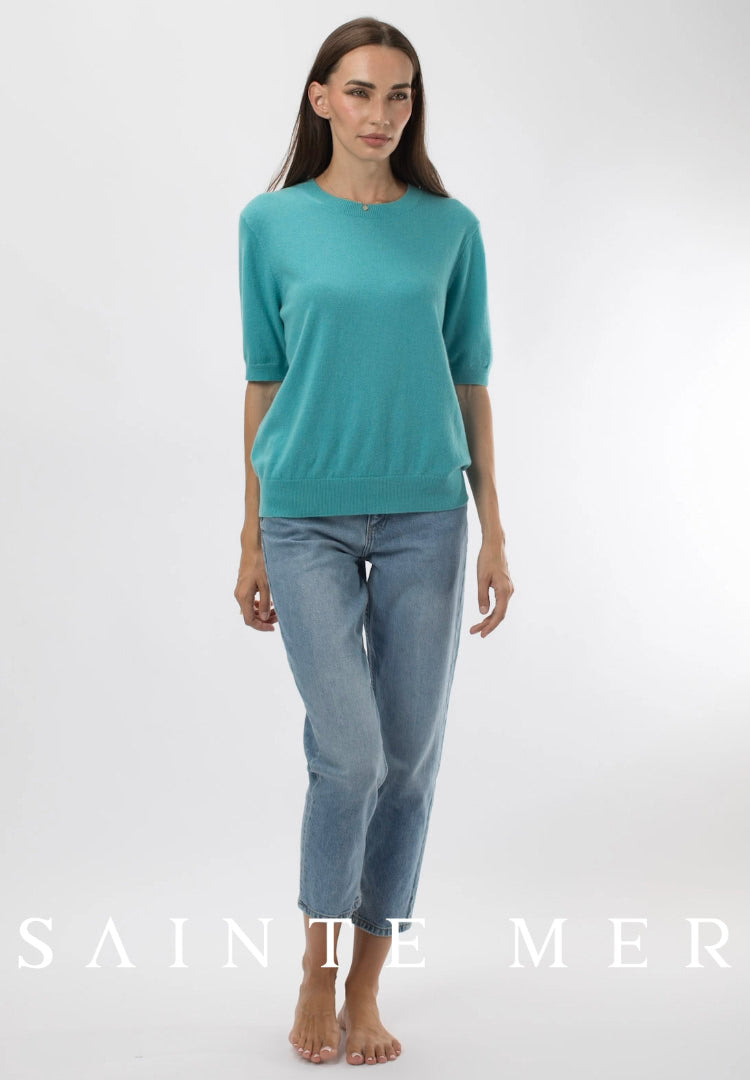 Cashmere knit sweater with round neck and short sleeves