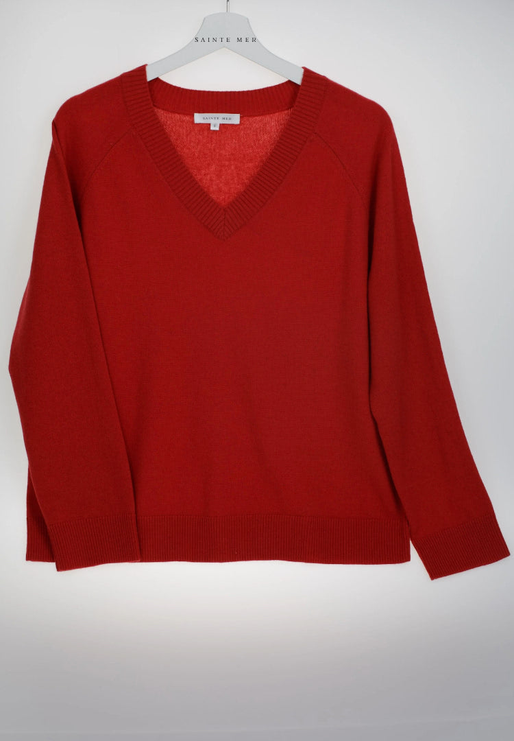 Relaxed fit V-neck cashmere knit sweater