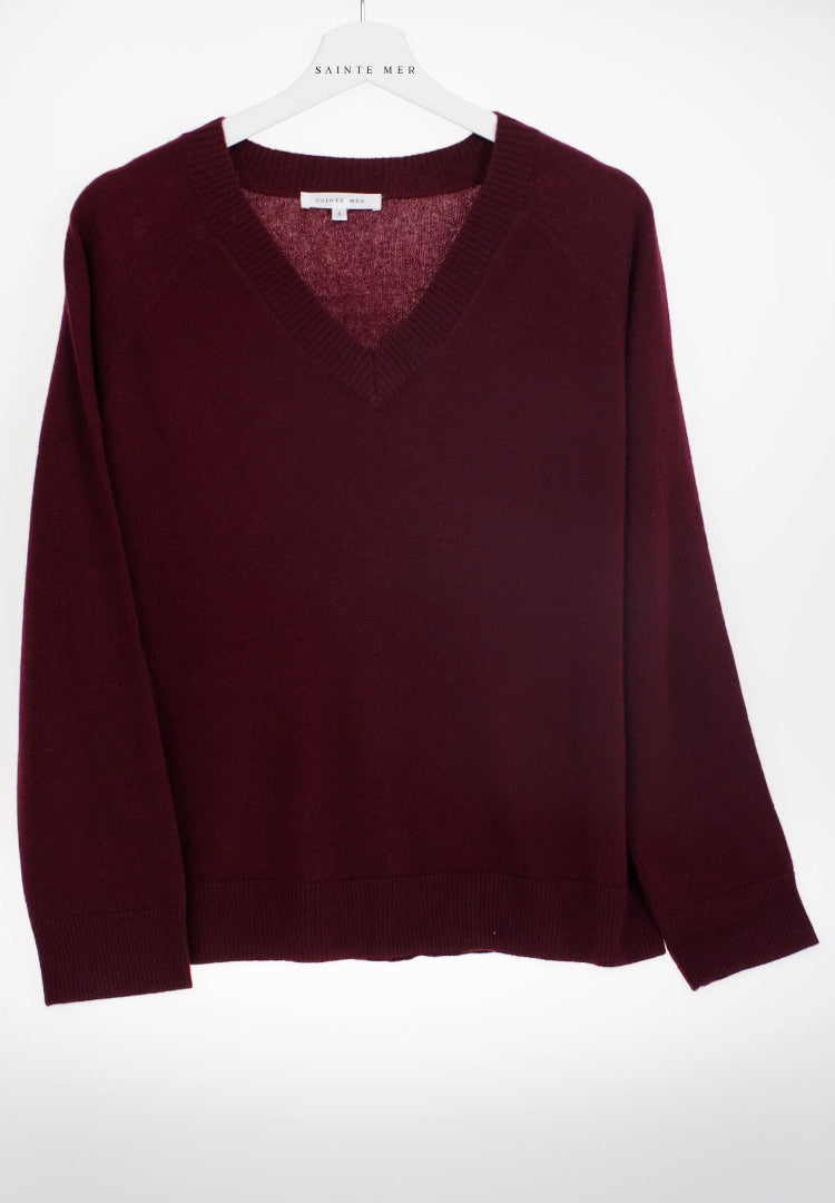 Relaxed fit V-neck cashmere knit sweater