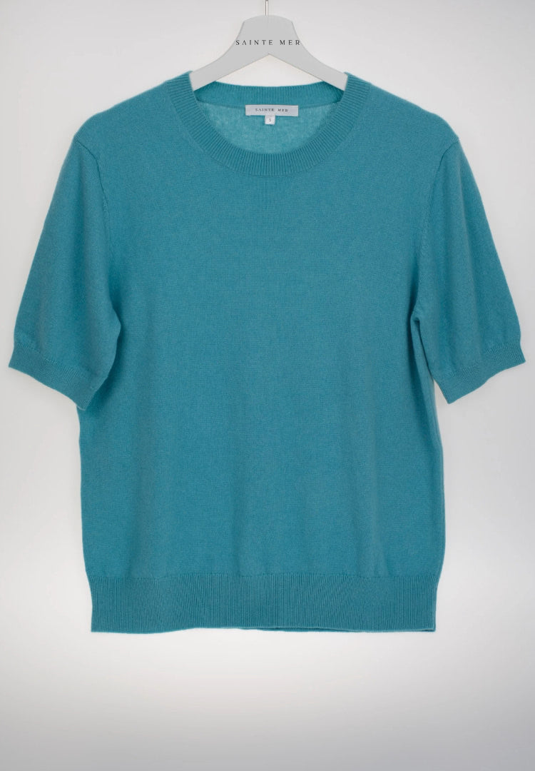 Cashmere knit sweater with round neck and short sleeves