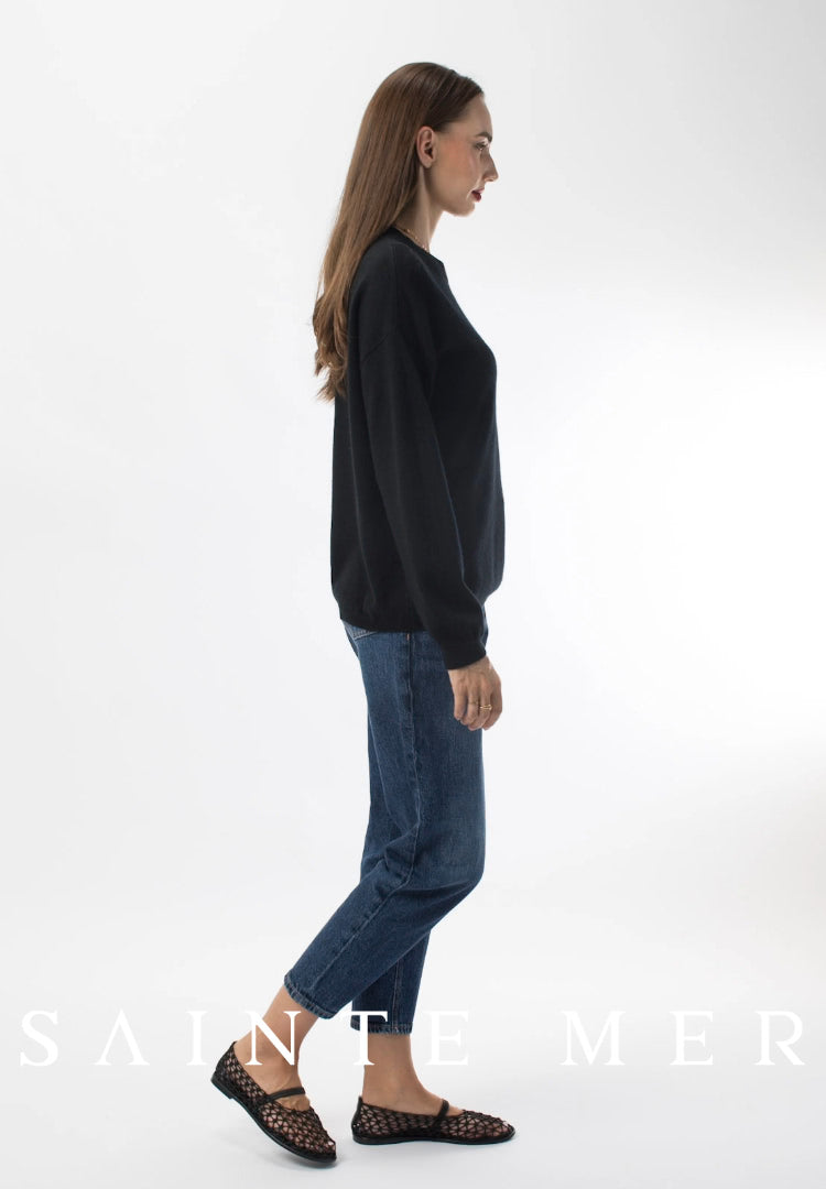 Relaxed fit round neck cashmere knit sweater