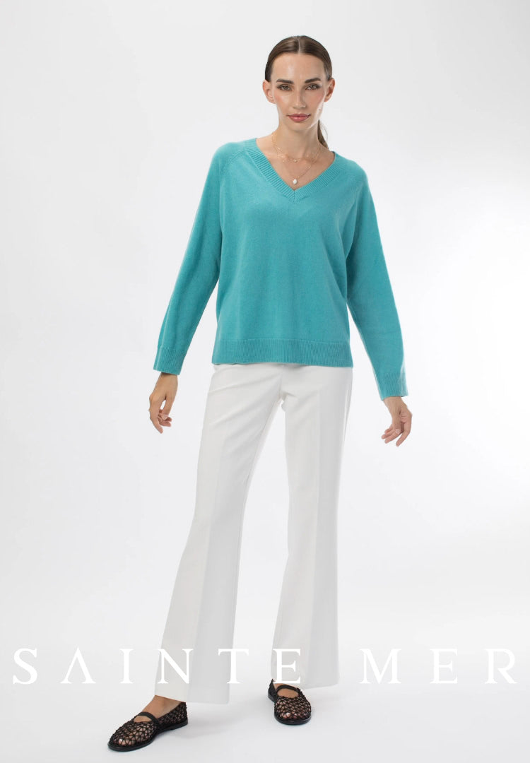 Relaxed fit V-neck cashmere knit sweater