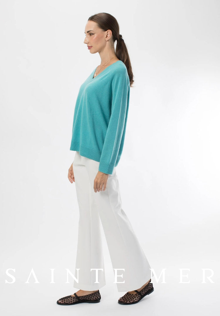 Relaxed fit V-neck cashmere knit sweater