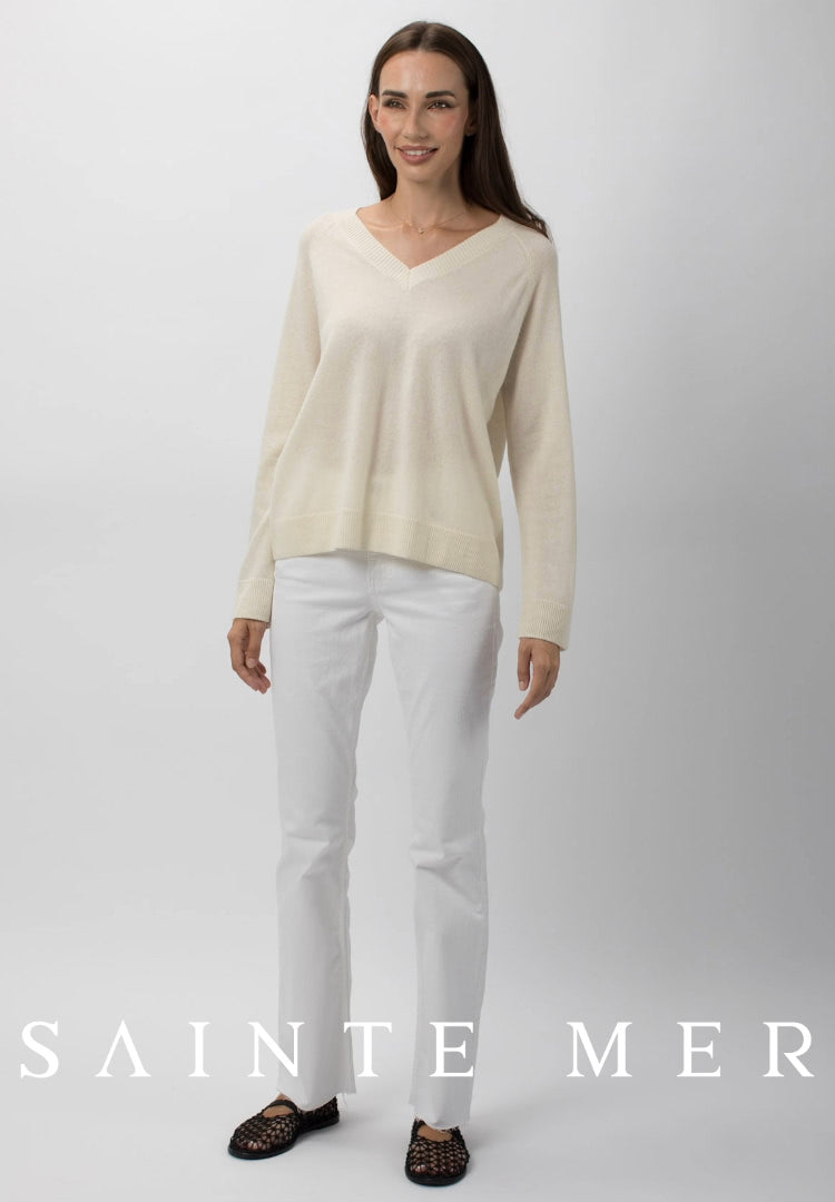 Relaxed fit V-neck cashmere knit sweater