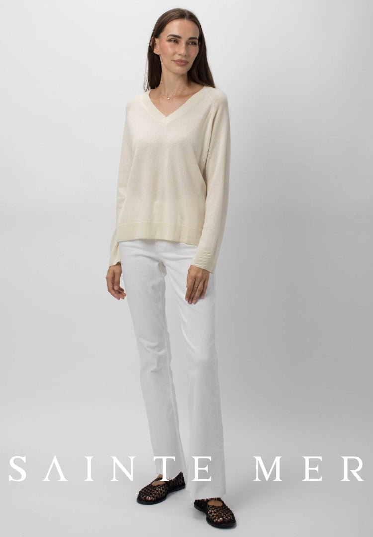 Relaxed fit V-neck cashmere knit sweater