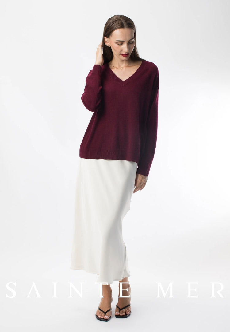 Relaxed fit V-neck cashmere knit sweater