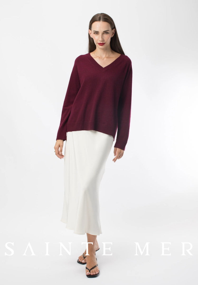 Relaxed fit V-neck cashmere knit sweater