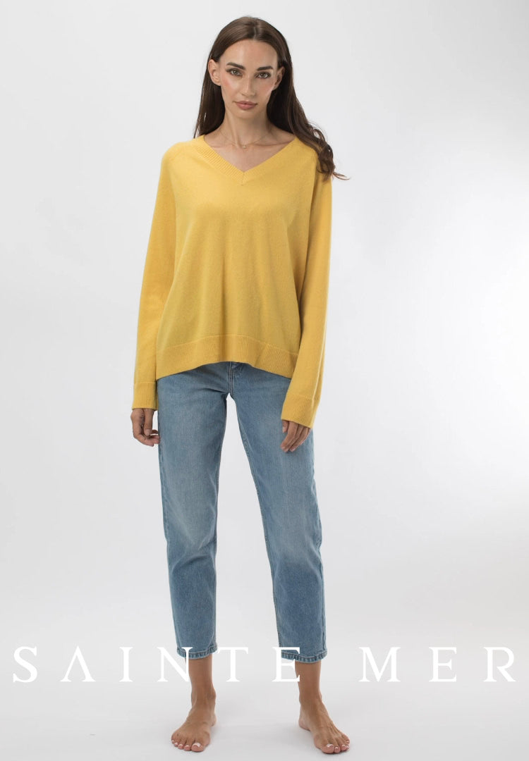 Relaxed fit V-neck cashmere knit sweater