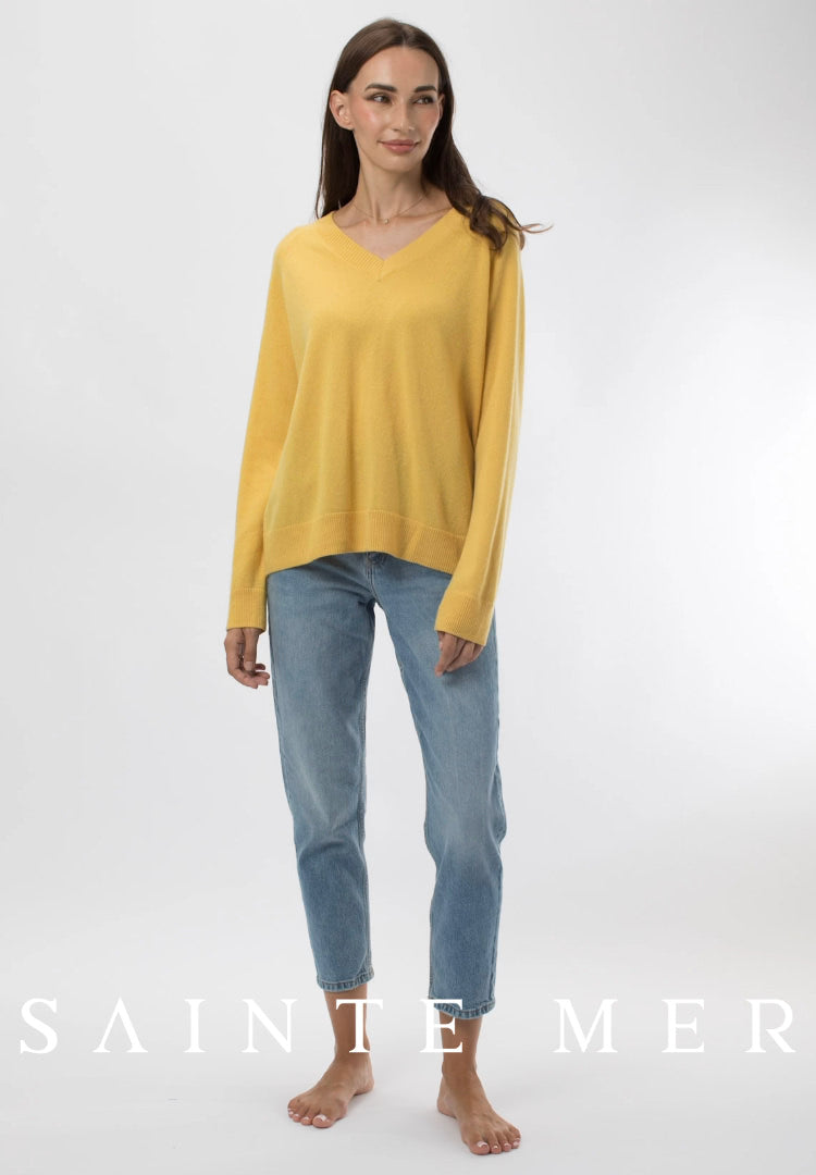 Relaxed fit V-neck cashmere knit sweater