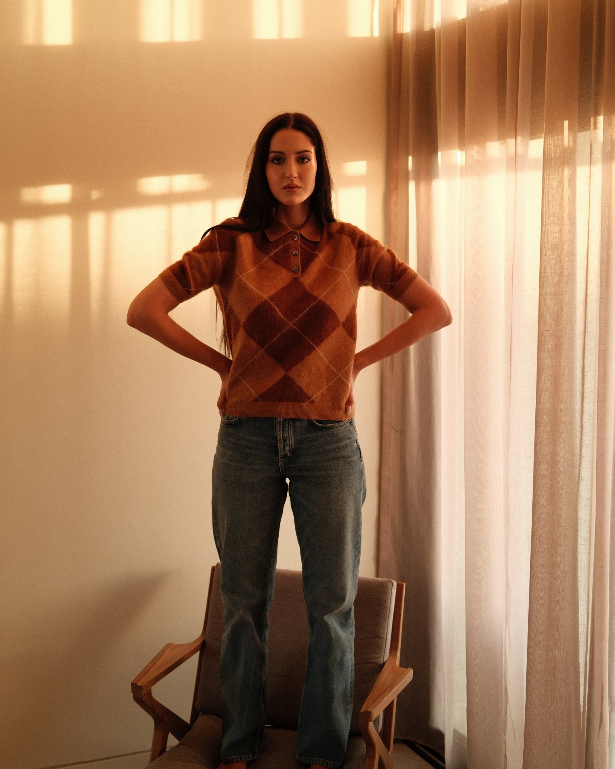 Argyle Strick-Polo in Cinnamon Toffee White, Oberkörper