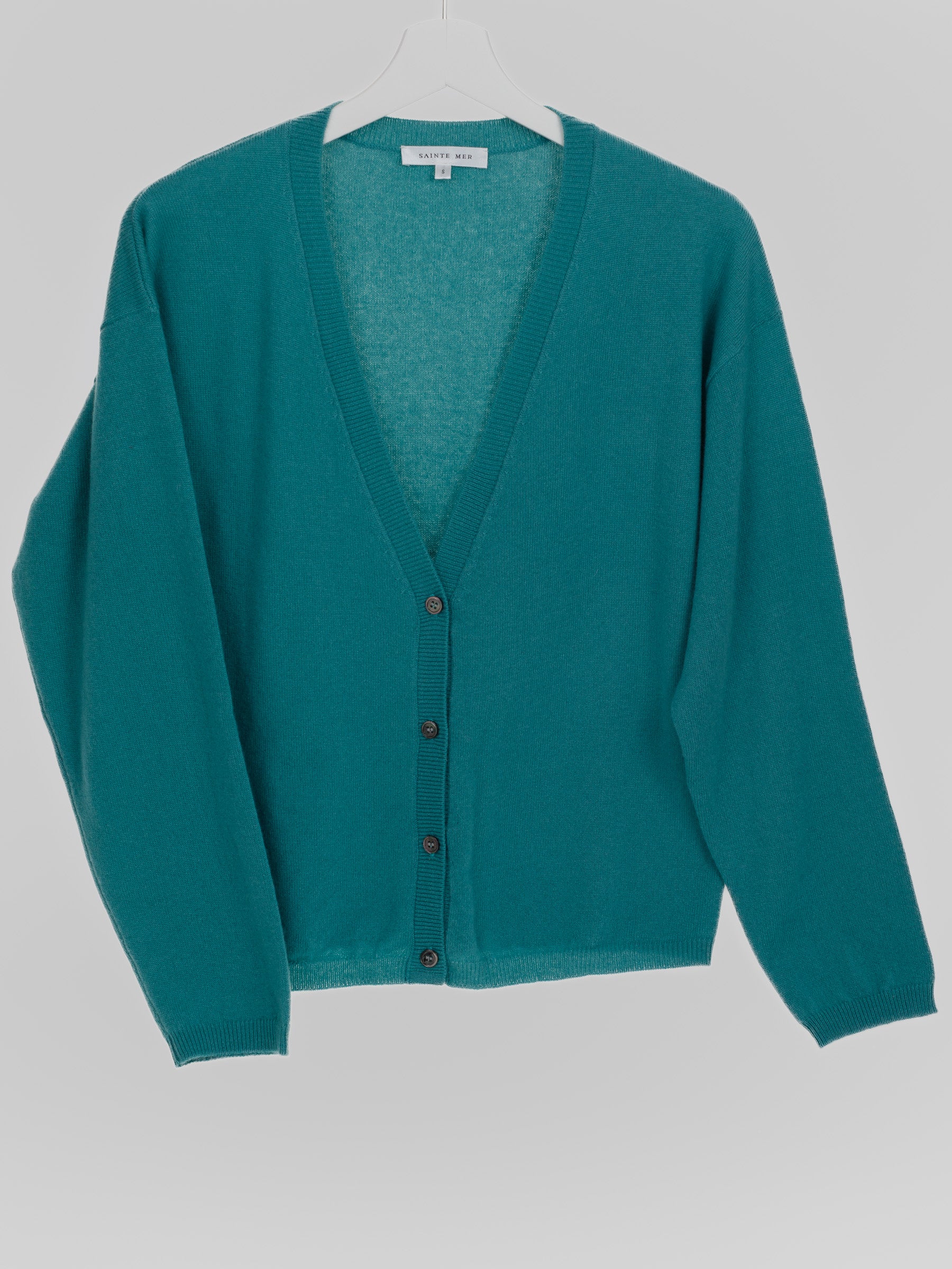 Kaschmir-Strickjacke V-Ausschnitt in Dark Aqua, luxuriöses und elegantes Design mit entspannter Passform aus reinem Kaschmir