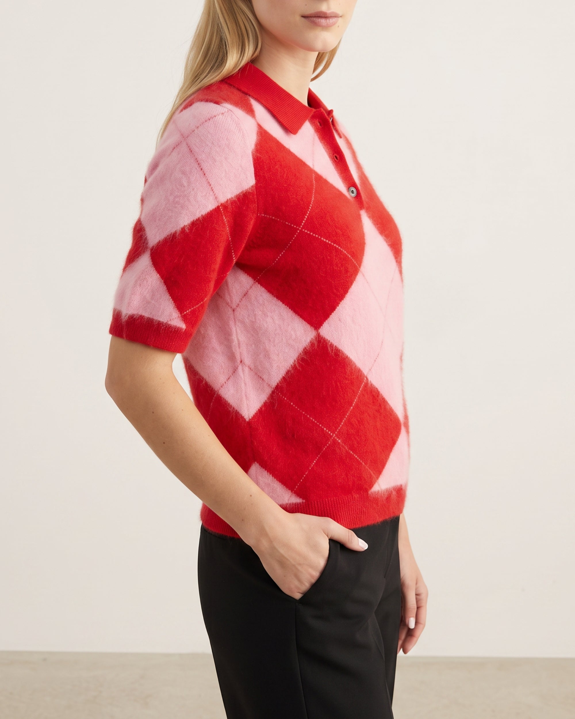Argyle Strick-Polo in Red Rose Lipstick, Ärmelabschluss im Rippstrick