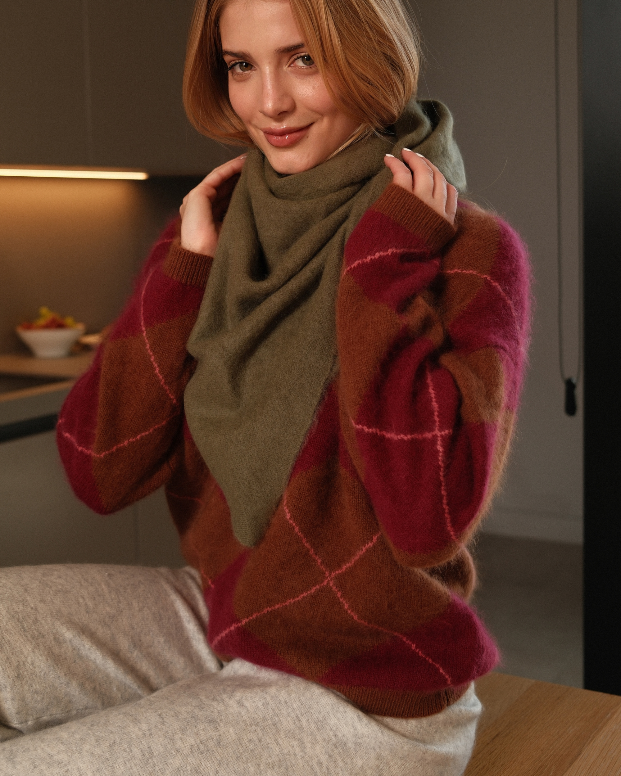 Argyle Pullover Rundhals in Toffee Blush Lipstick, Gesamtansicht