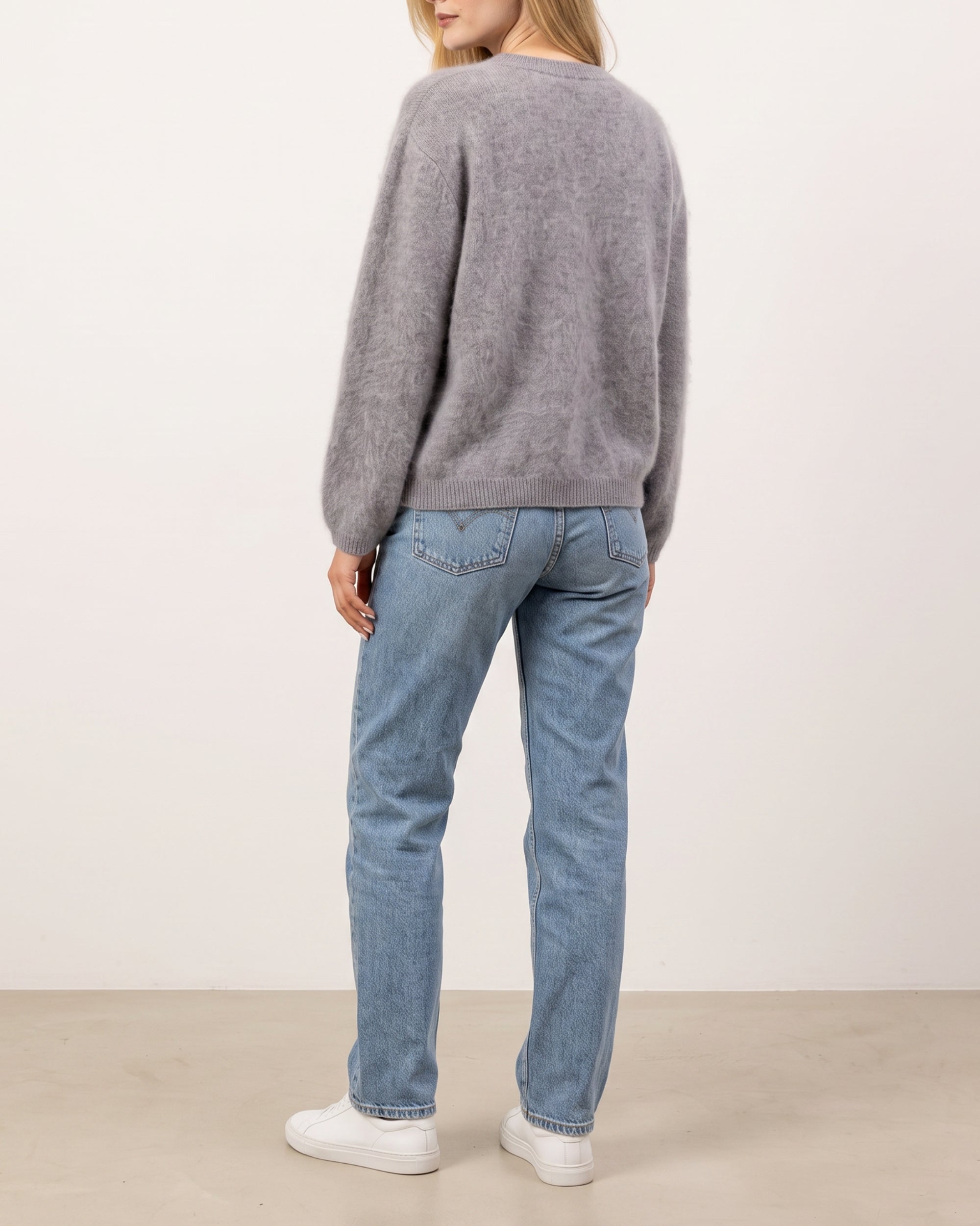 Rundhals Pullover in Flanell, Nahaufnahme der Strickoberfläche