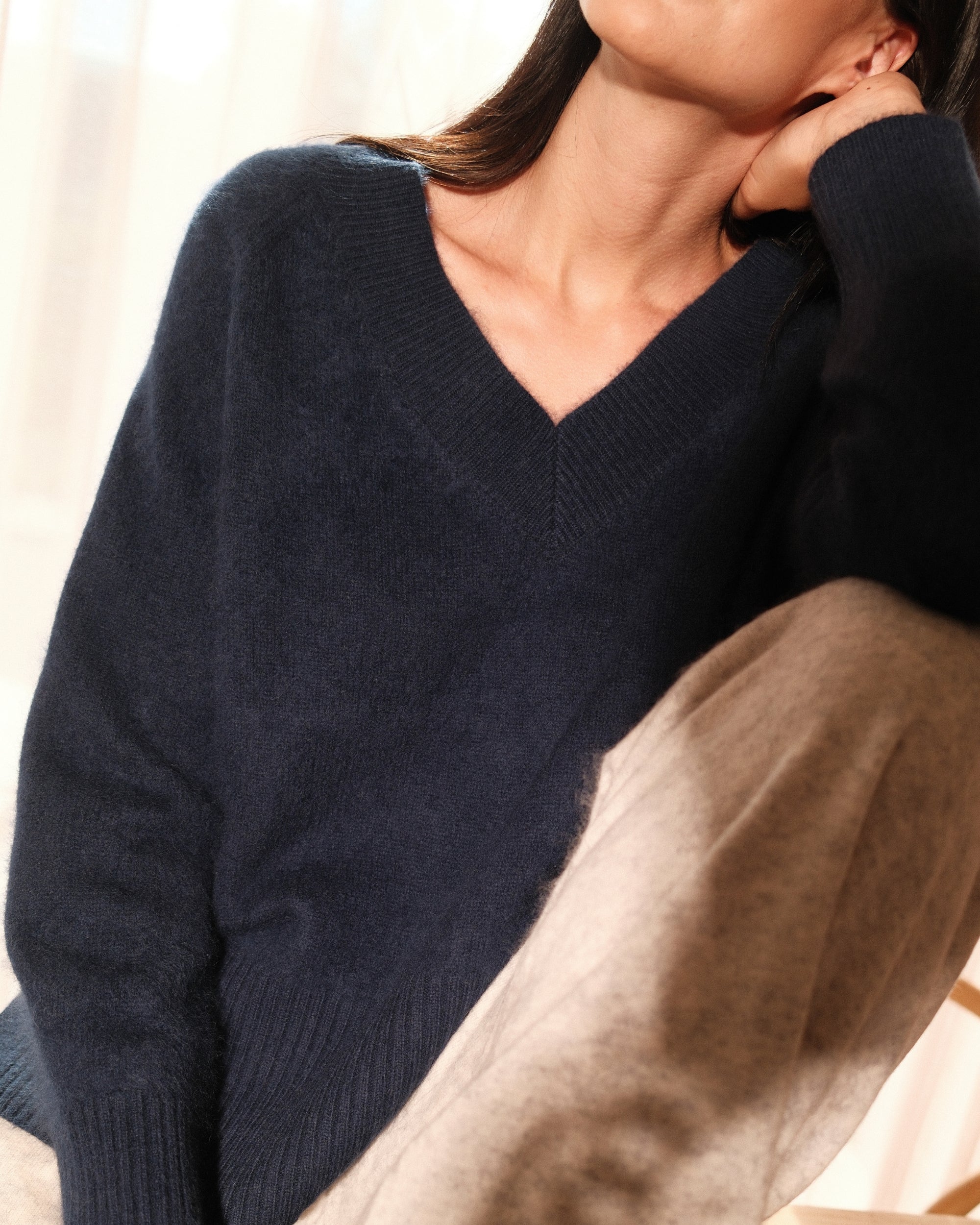 V-Neck Pullover in Navy, Rückansicht